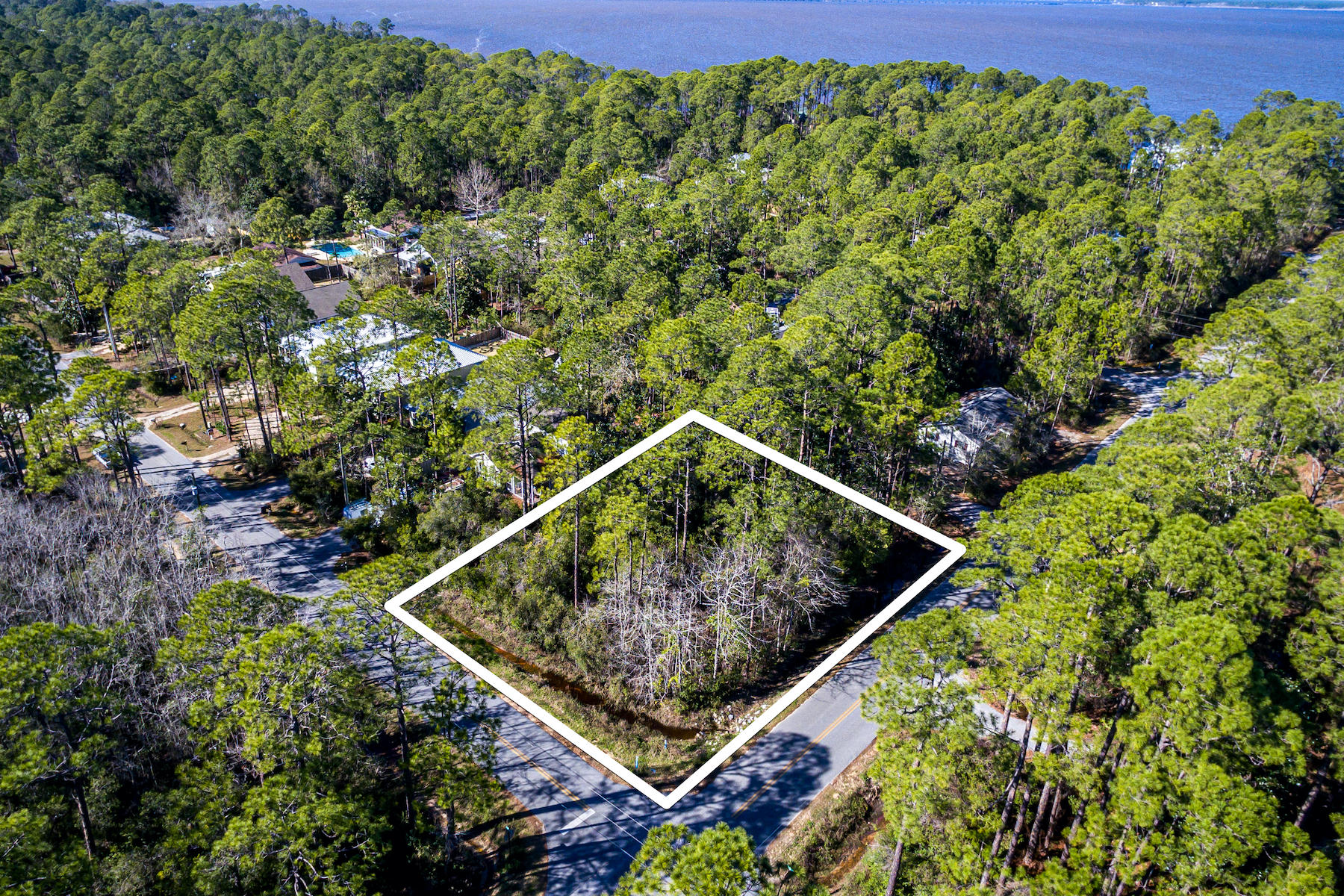 MAGNOLIA BEACH - Land