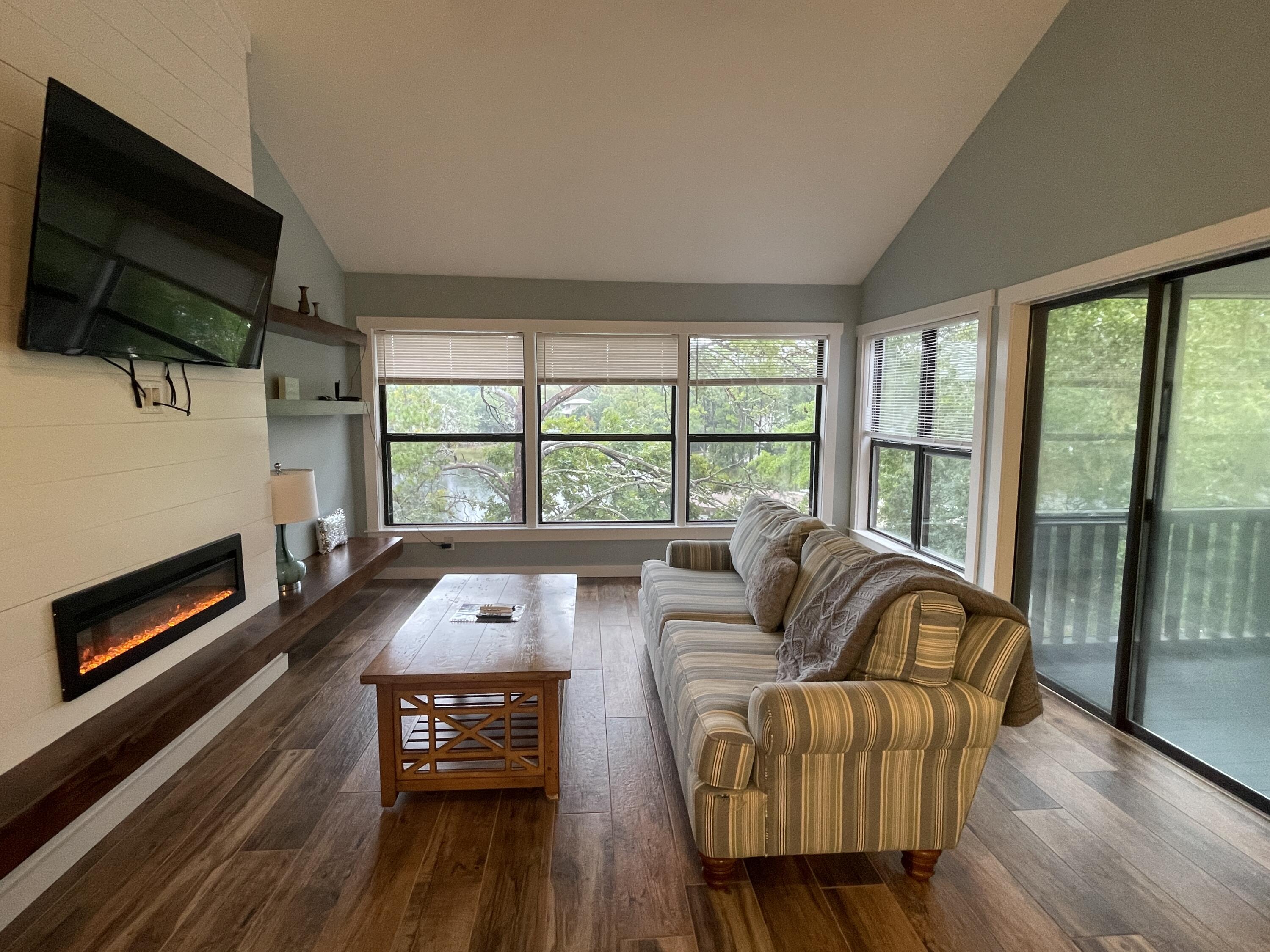 MARINA VILLAS CONDO AT BLUEWATER BAY - Residential Lease