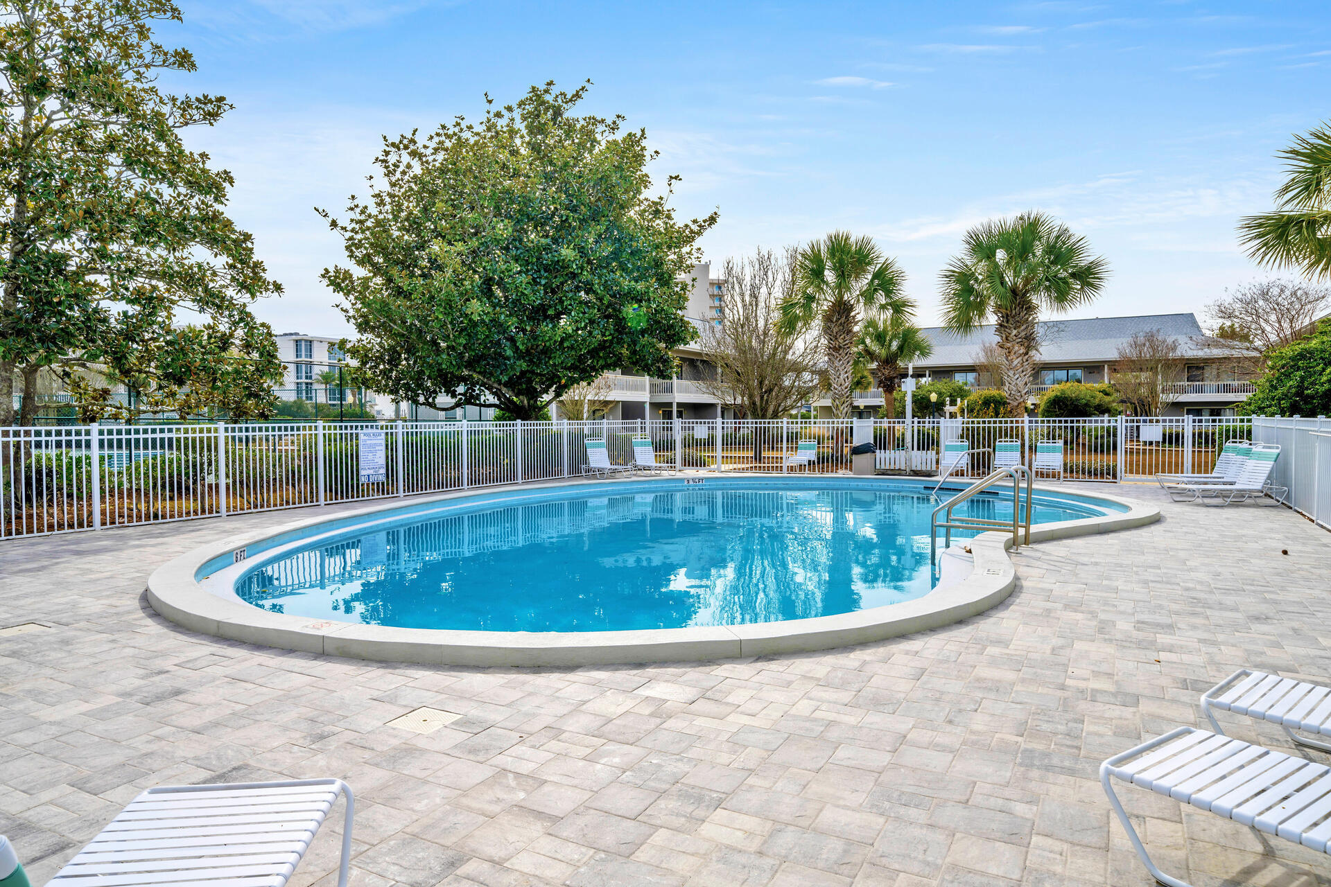 BEACHWOOD VILLAS CONDO - Residential