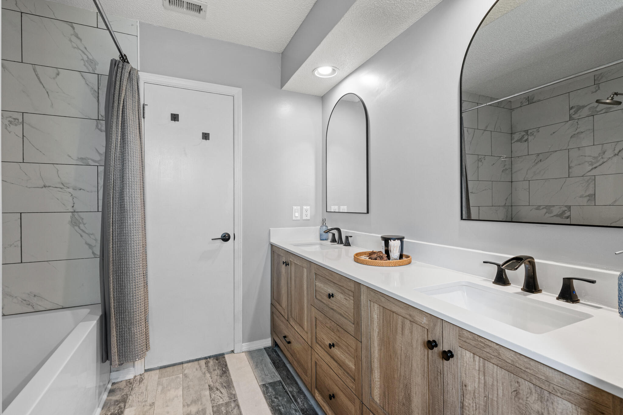 BELLE MEADOW - Residential