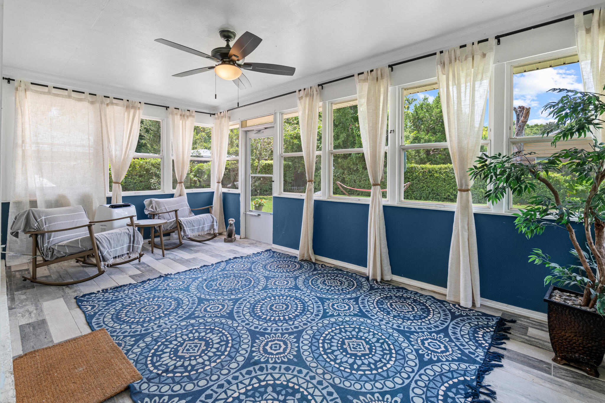 BELLE MEADOW - Residential