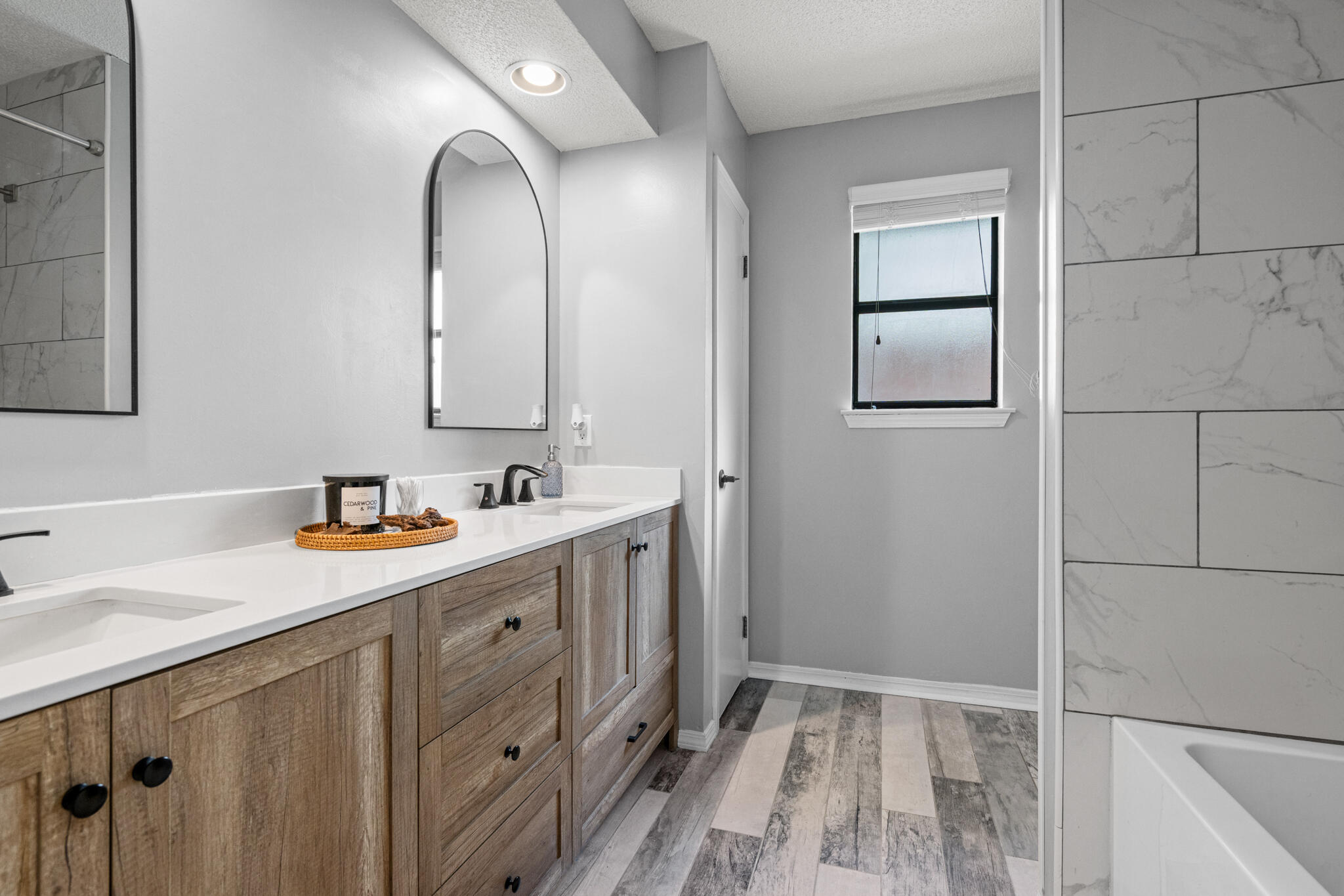 BELLE MEADOW - Residential