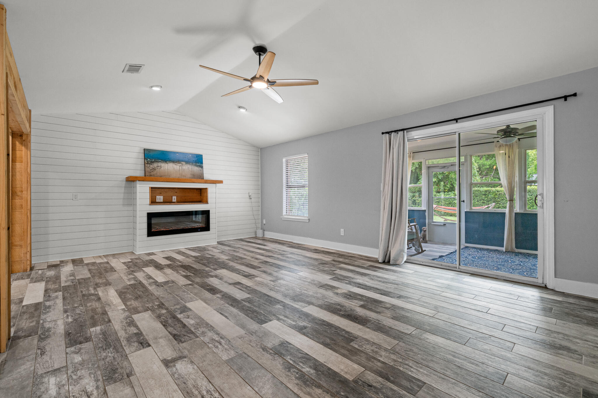 BELLE MEADOW - Residential