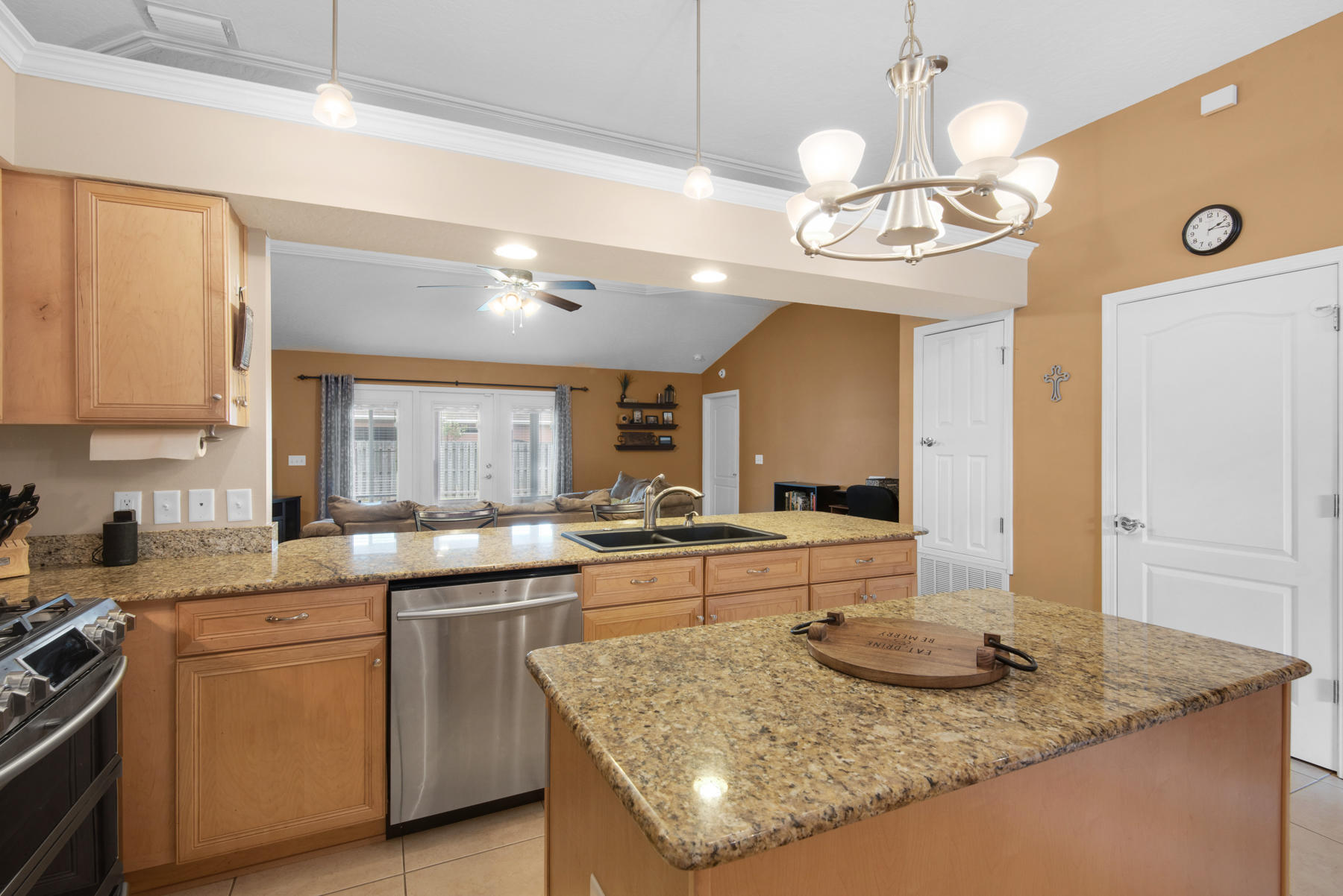 BRIDGEPORT COLONY - Residential