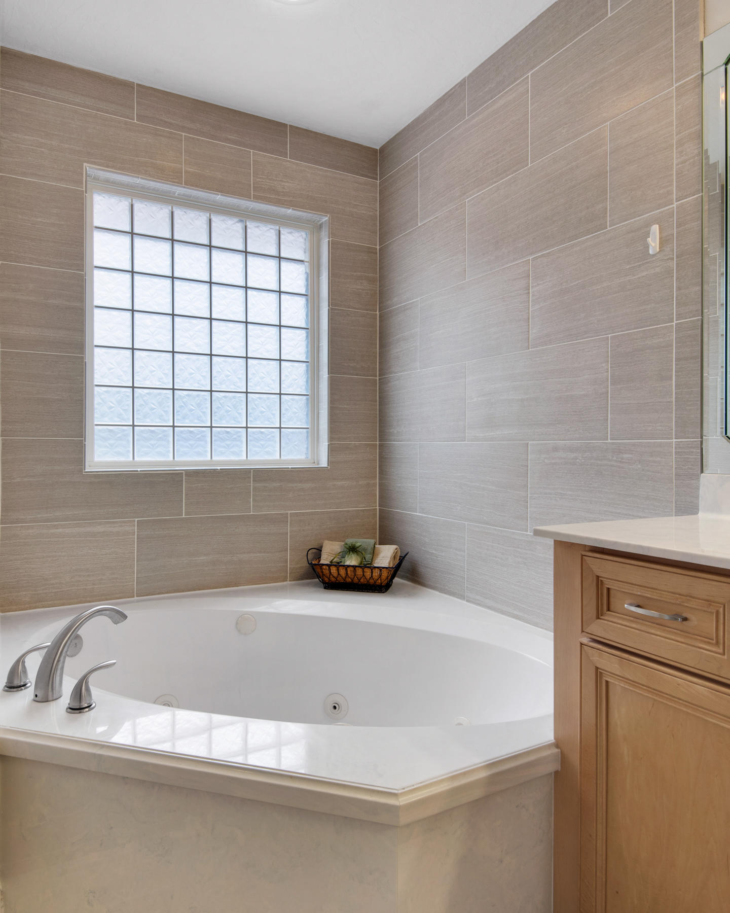 BRIDGEPORT COLONY - Residential