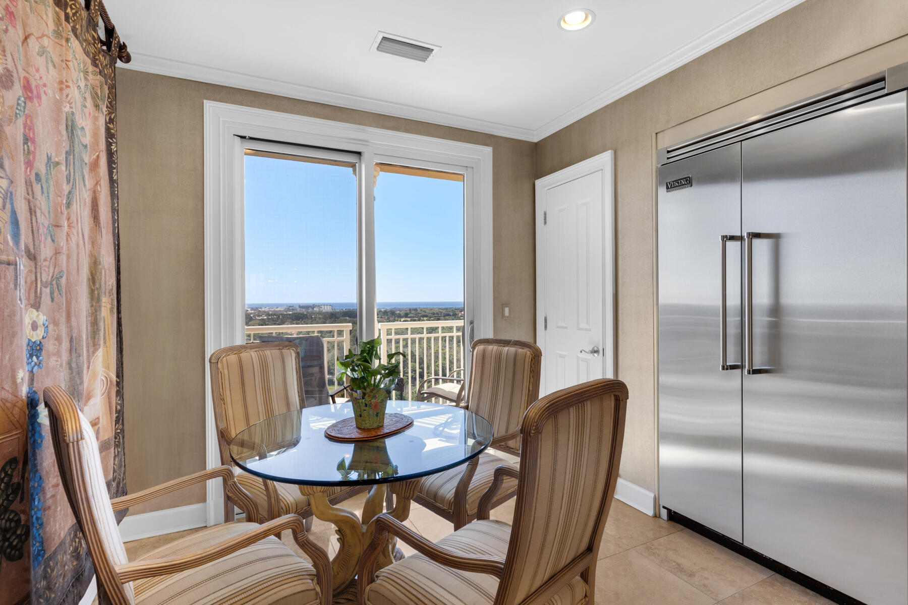 ONE WATER PLACE - Residential