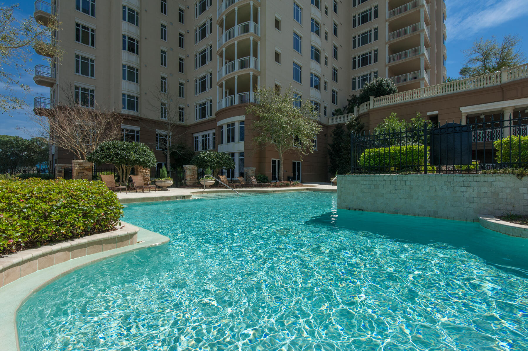 ONE WATER PLACE - Residential