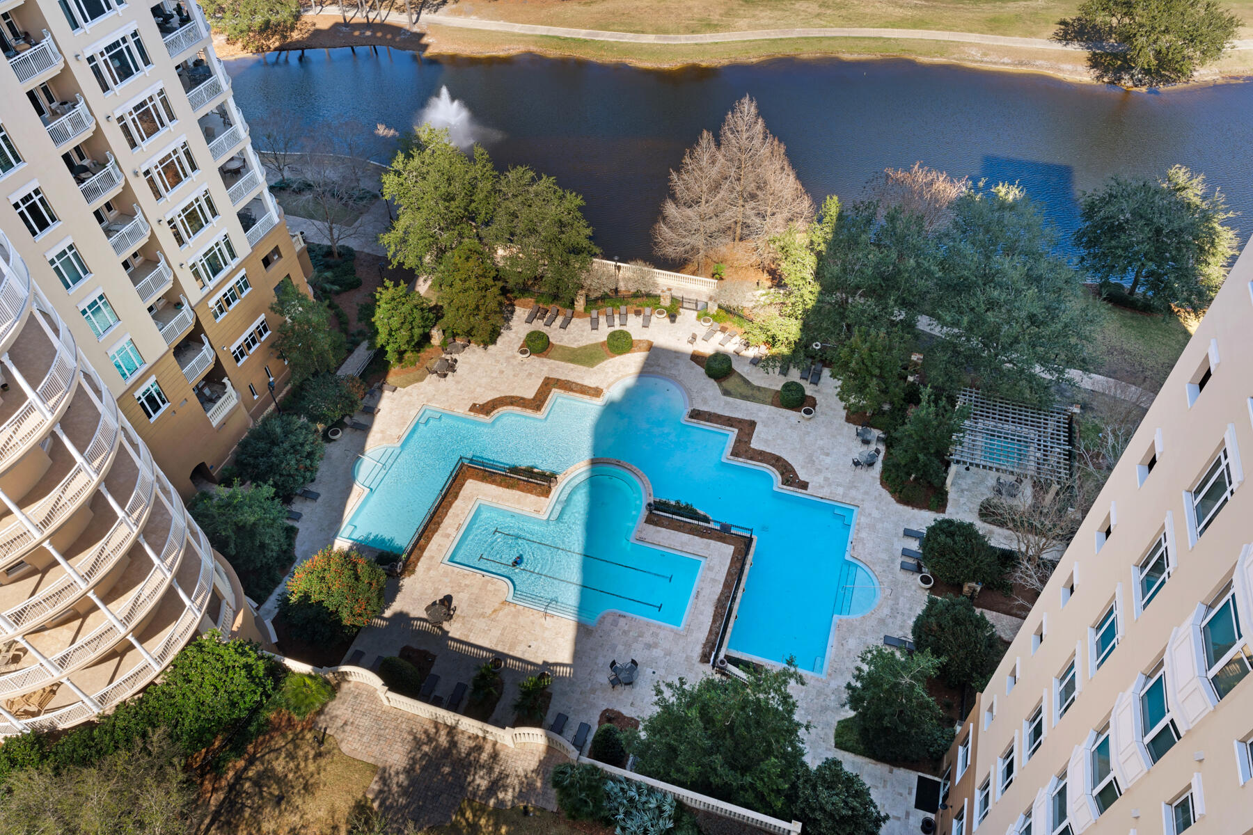 ONE WATER PLACE - Residential