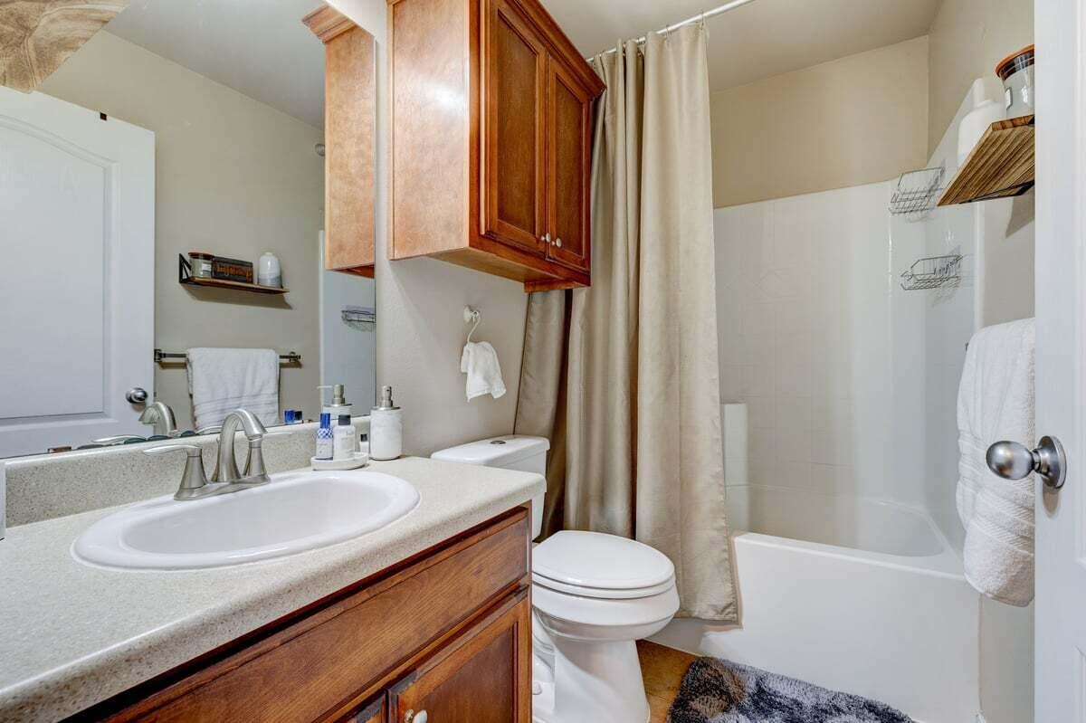 ALICIA PLACE - Residential