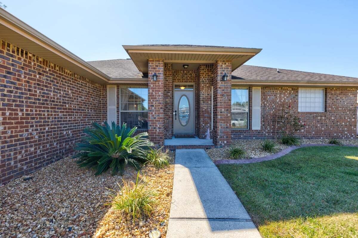 ALICIA PLACE - Residential