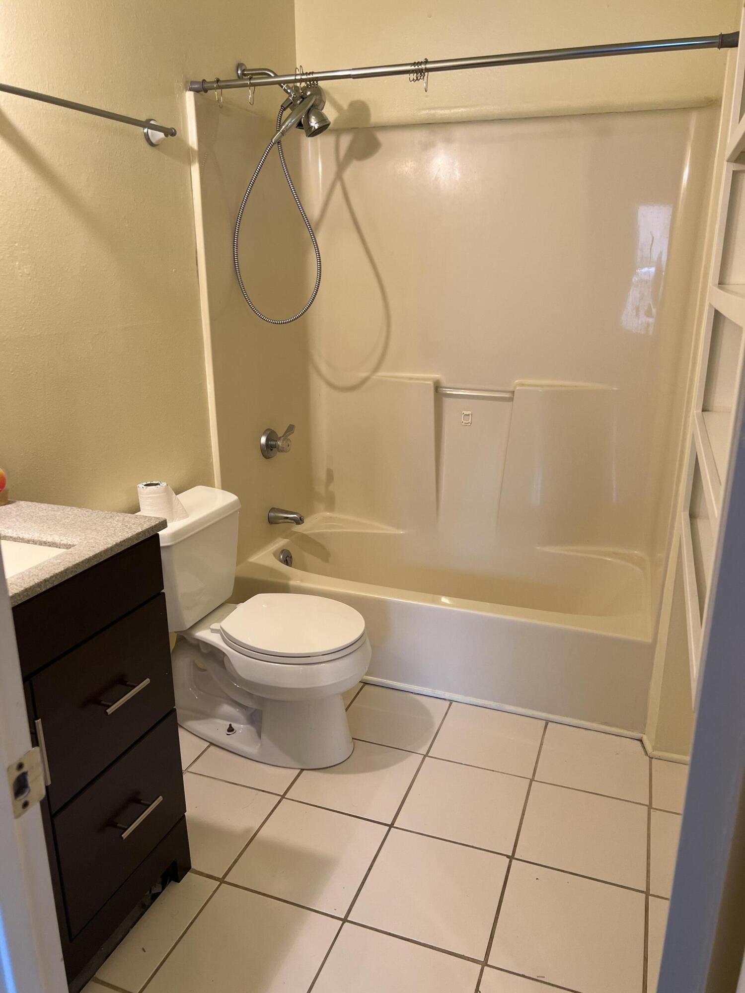 YORKTOWN AT WILLOW BEND LOT 33 BLK A - Residential