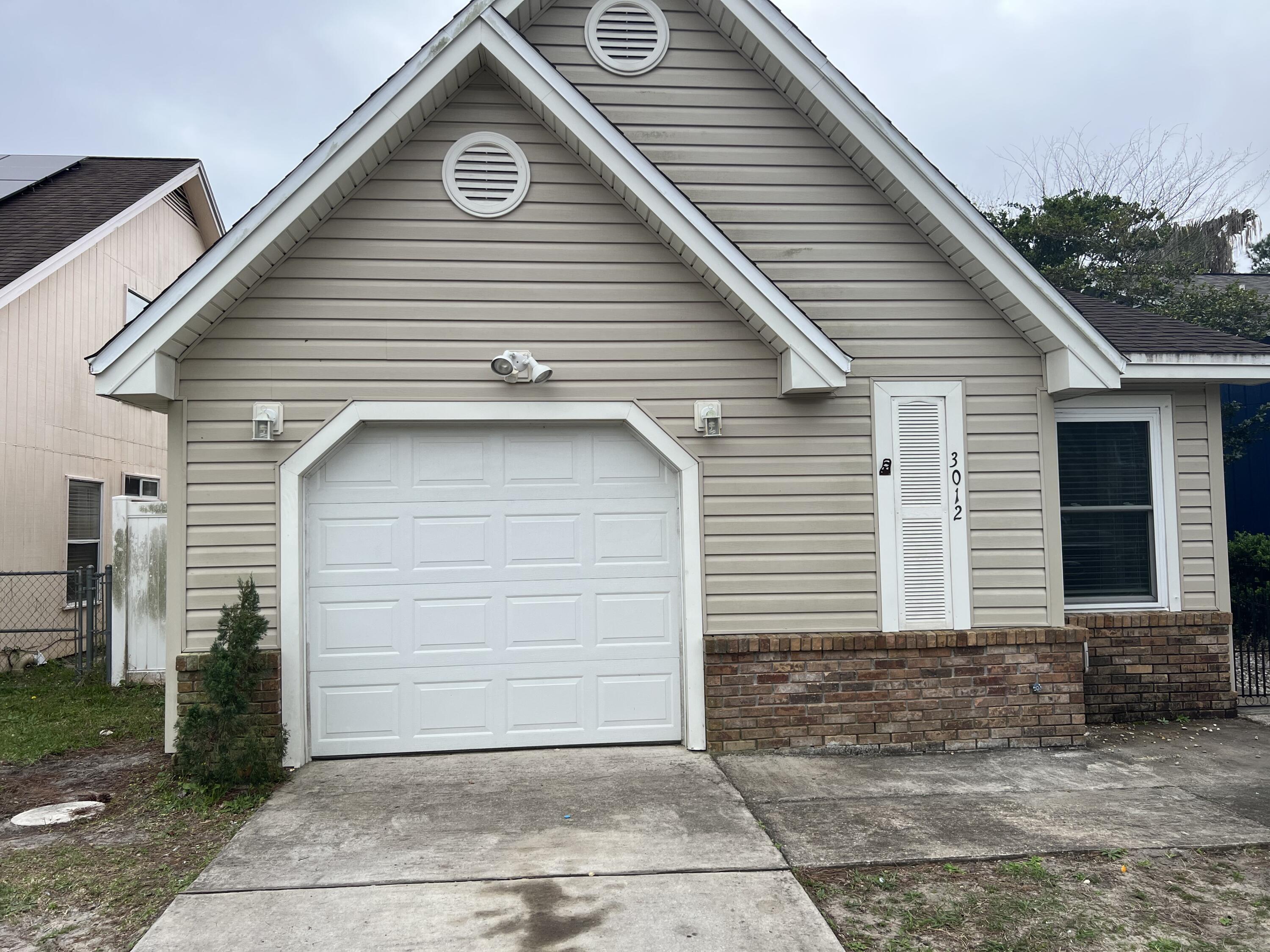 YORKTOWN AT WILLOW BEND LOT 33 BLK A - Residential