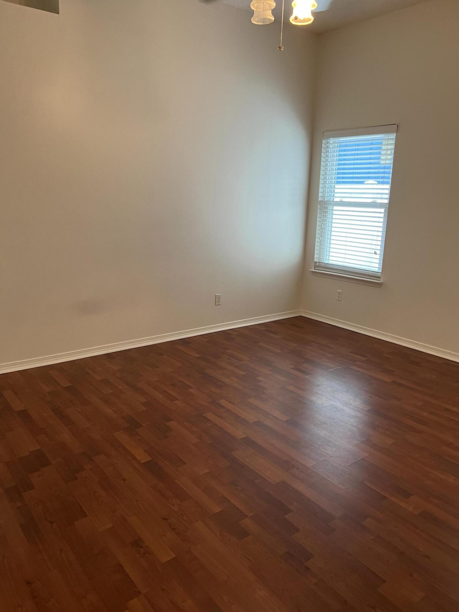 YORKTOWN AT WILLOW BEND LOT 33 BLK A - Residential