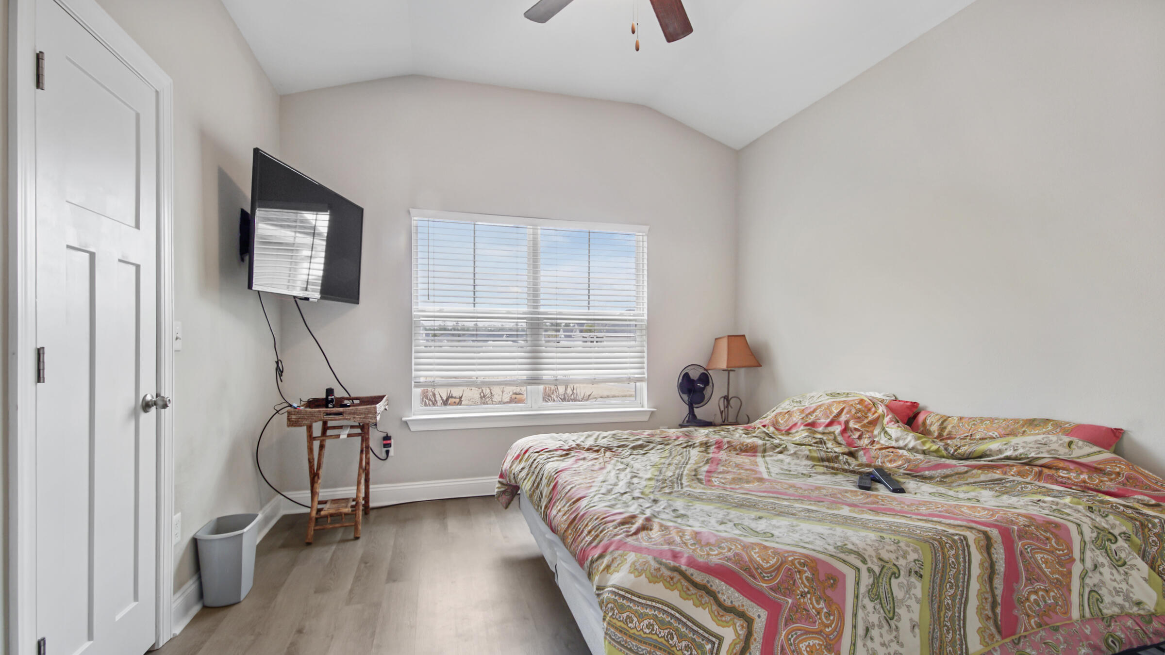 CROSS CREEK - Residential