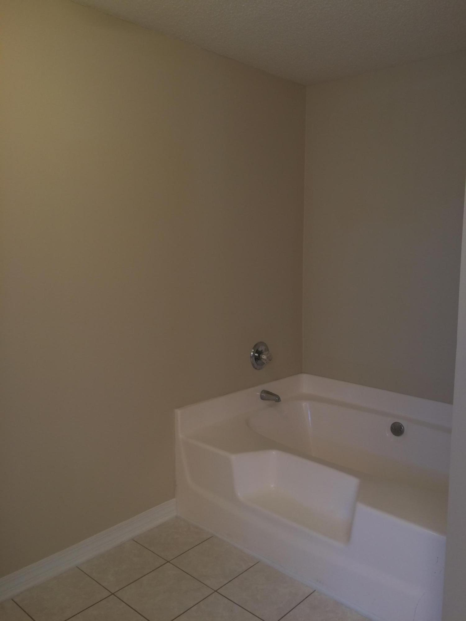 PARADISE RETREAT - Residential Lease