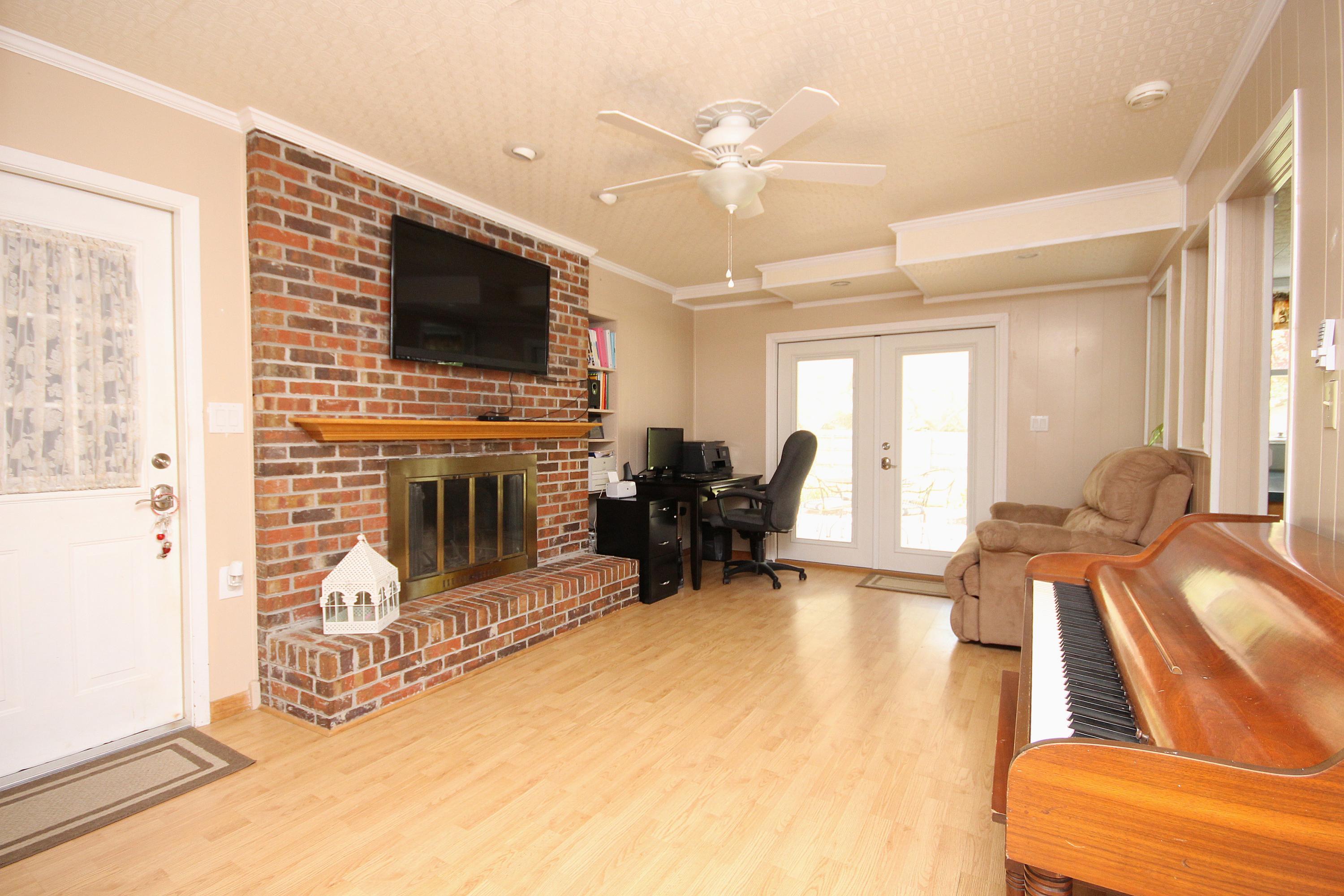 LAKE LORRAINE ESTATES 1 - Residential