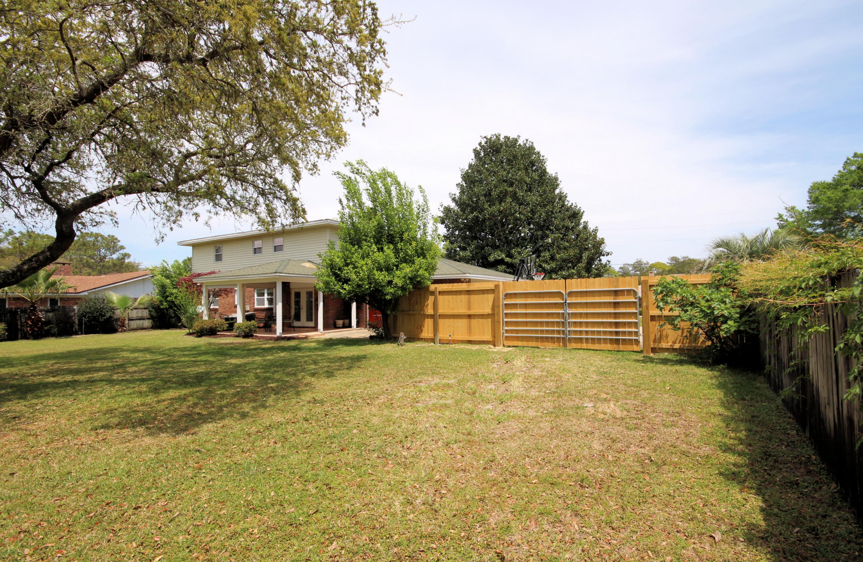 LAKE LORRAINE ESTATES 1 - Residential