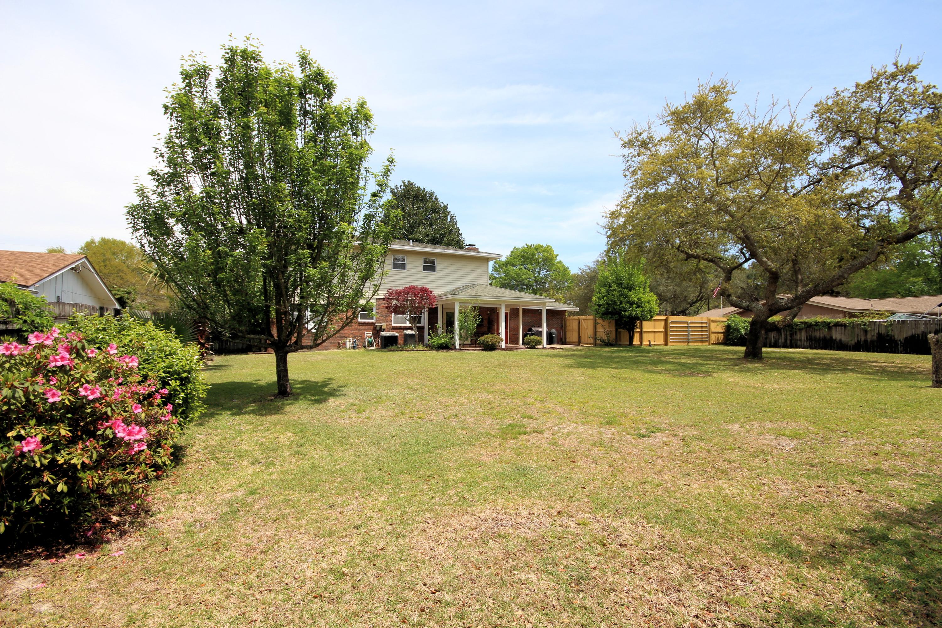 LAKE LORRAINE ESTATES 1 - Residential