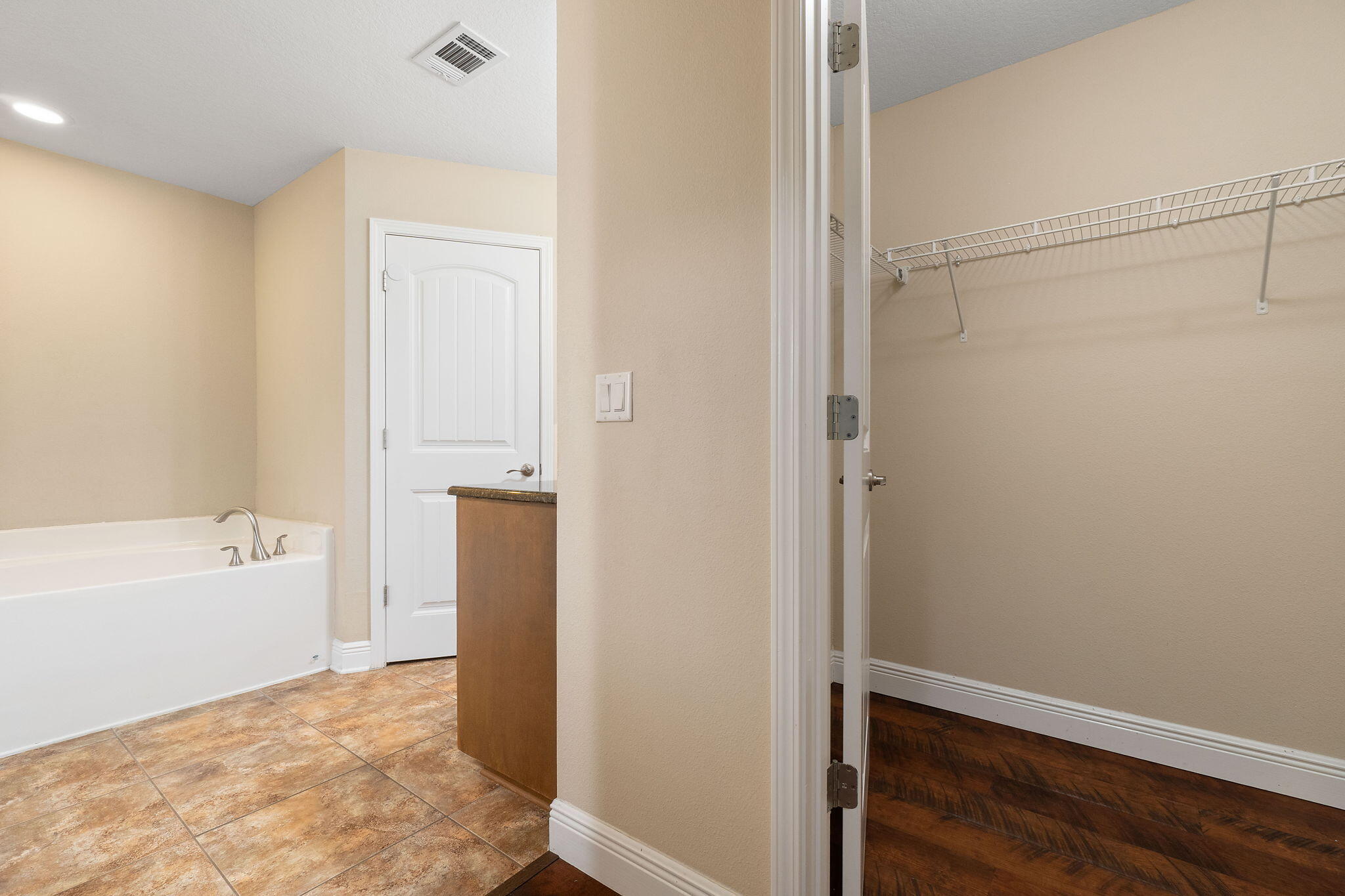 CREETWOOD VILLAGE - Residential