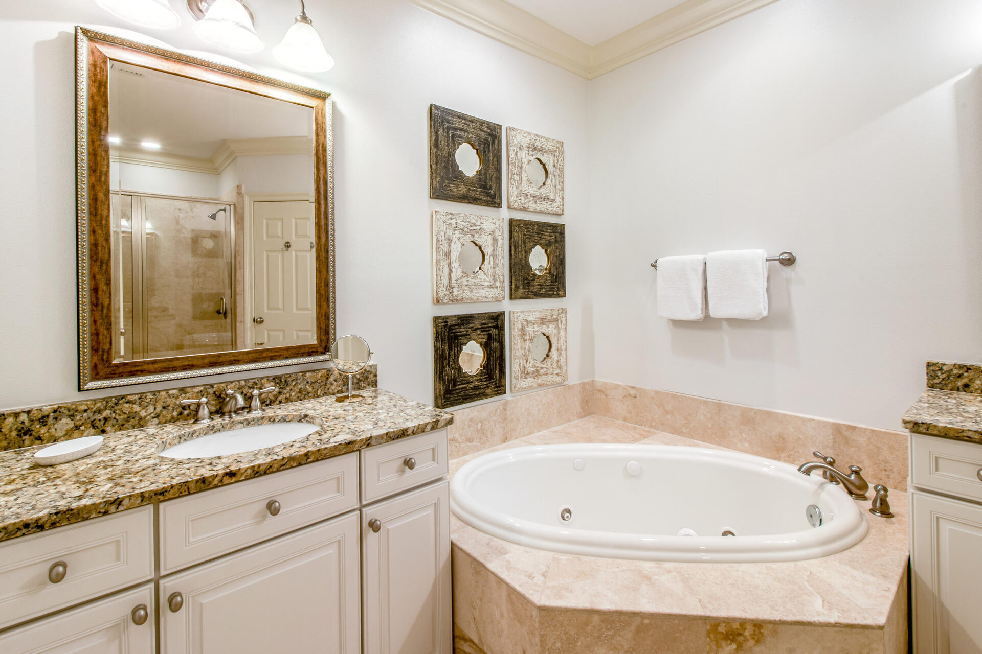 VILLA LAGO - Residential