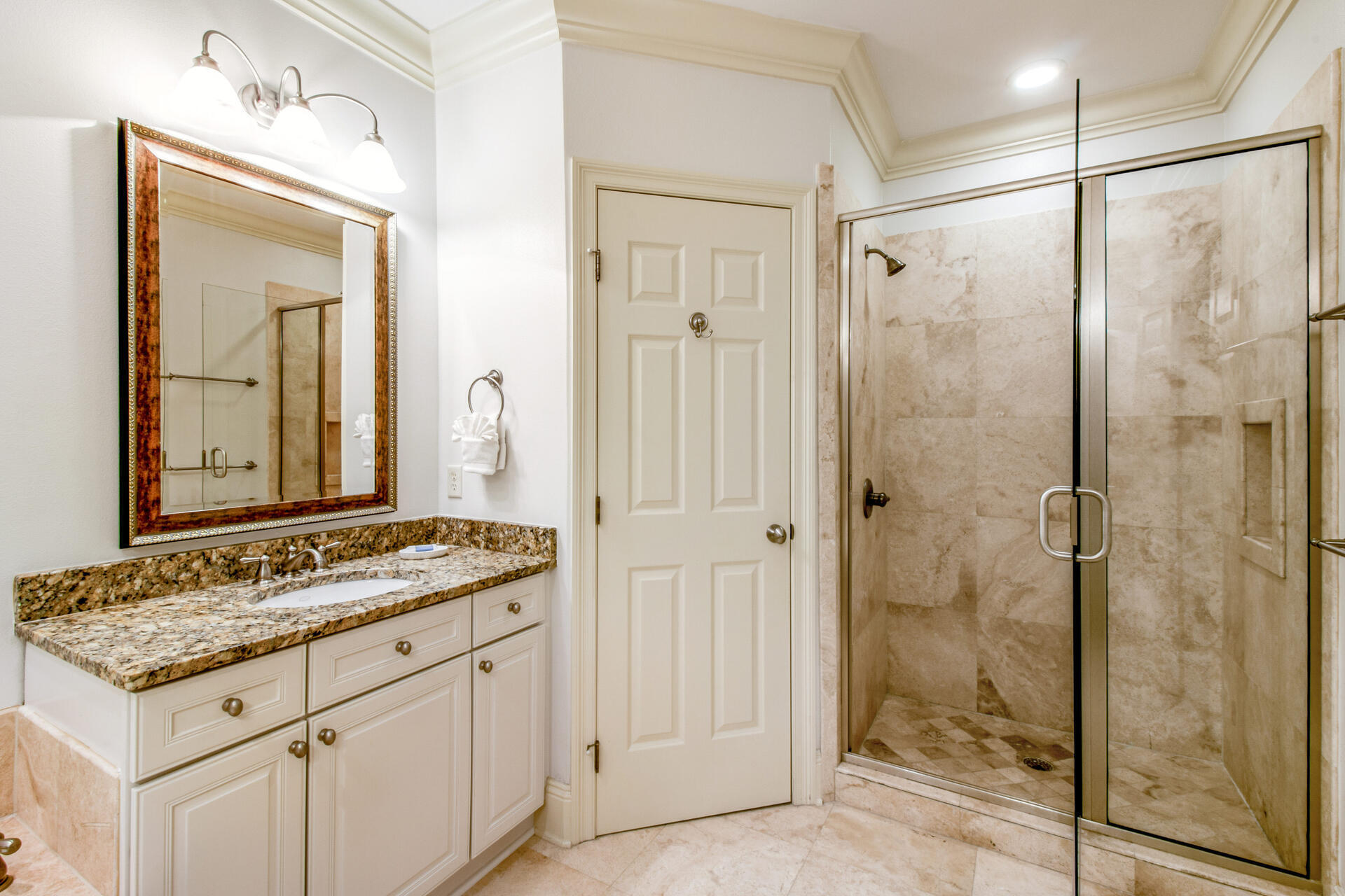 VILLA LAGO - Residential