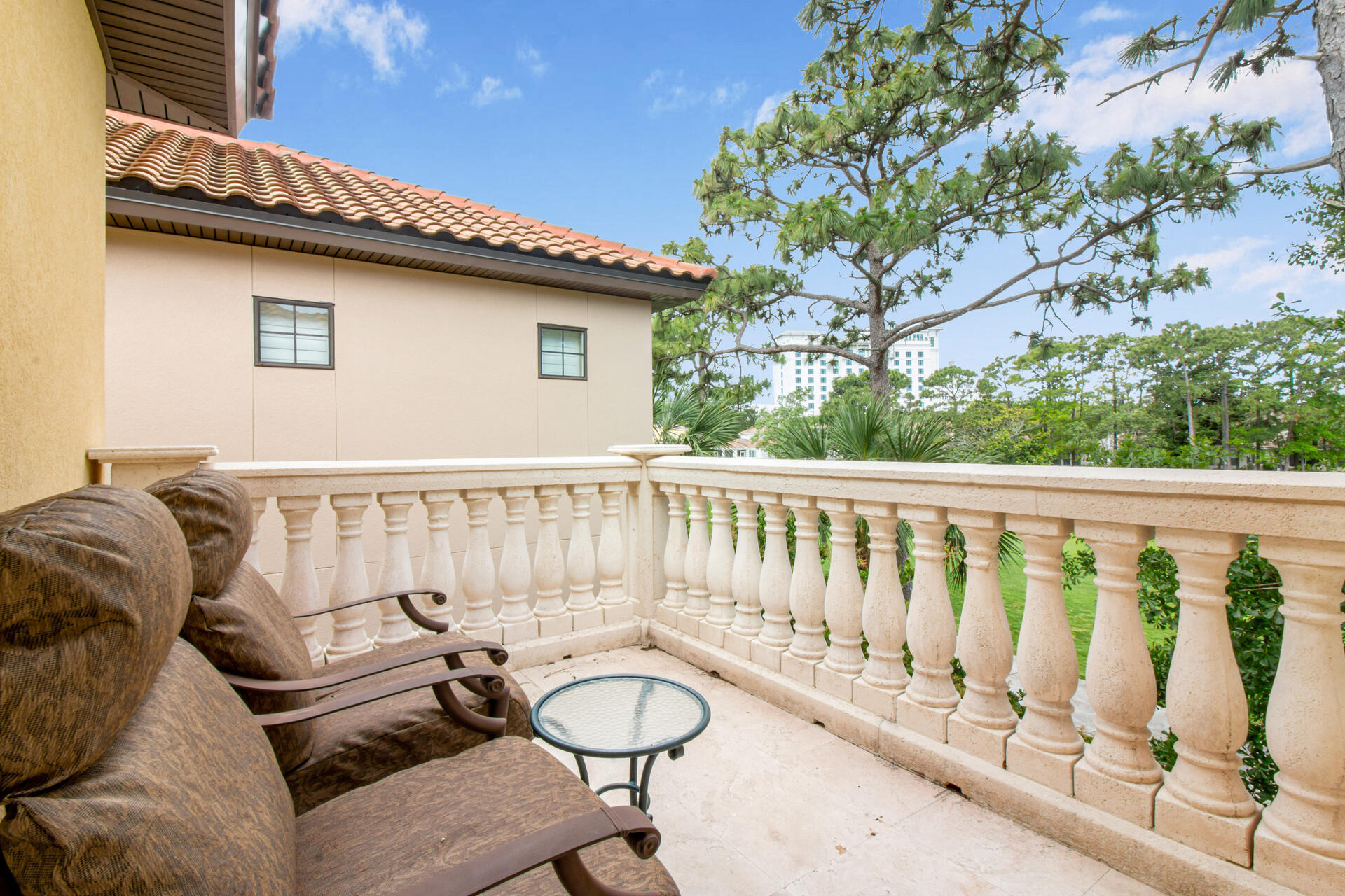 VILLA LAGO - Residential