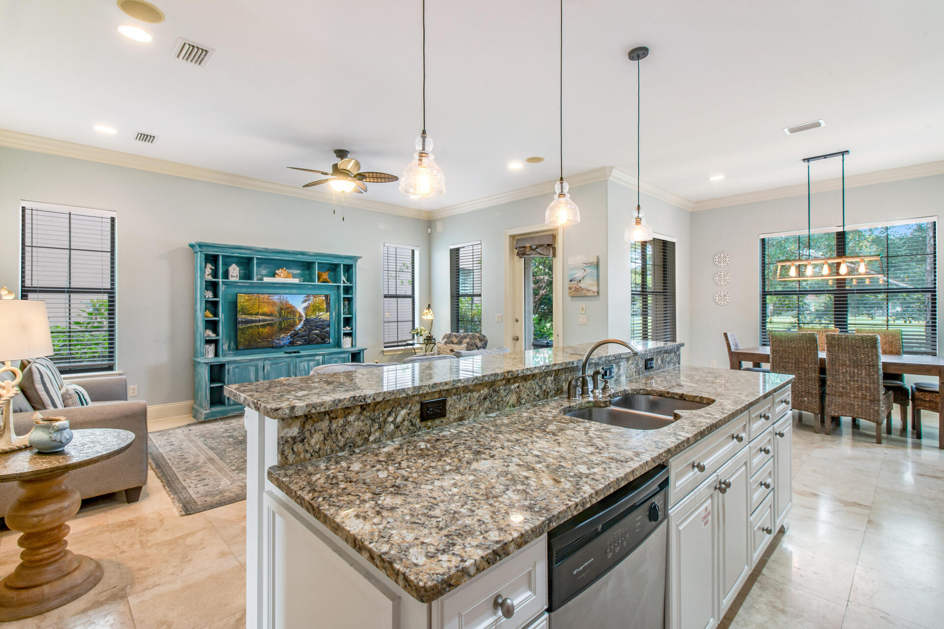 VILLA LAGO - Residential