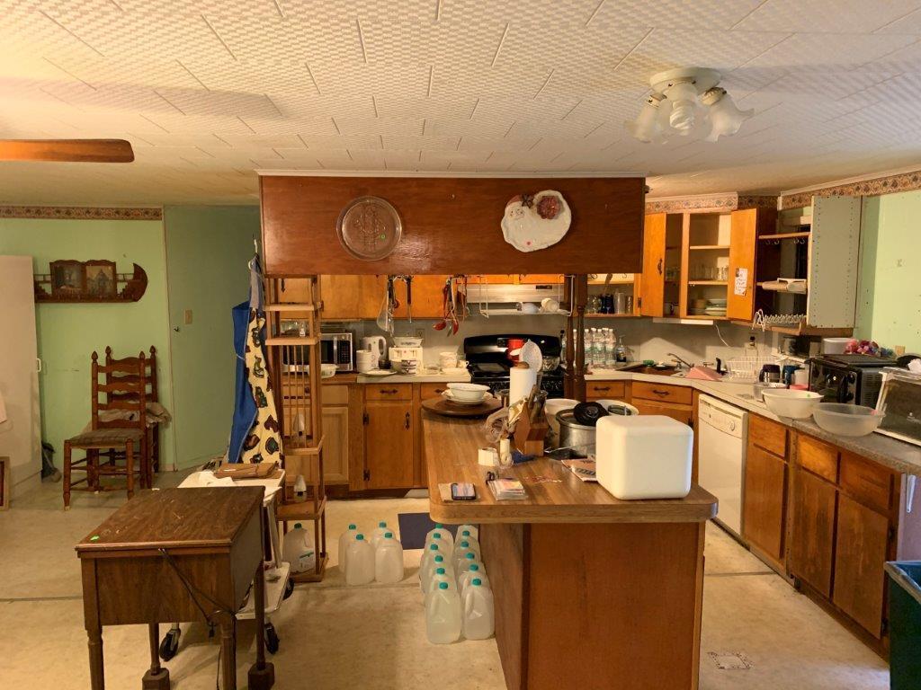 NO RECORDED SUBDIVISION - Residential