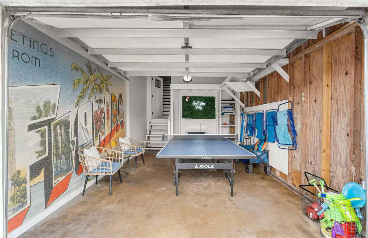 HOLIDAY BEACH UNIT 14 - Residential