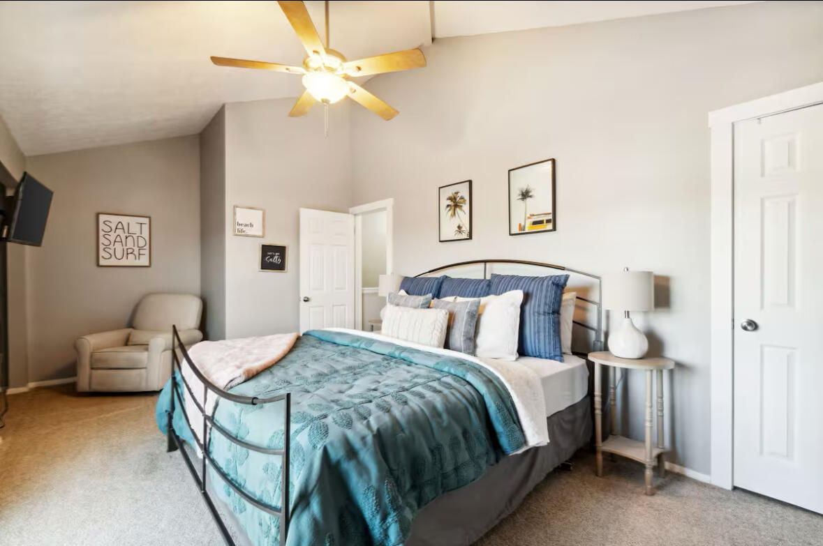 HOLIDAY BEACH UNIT 14 - Residential