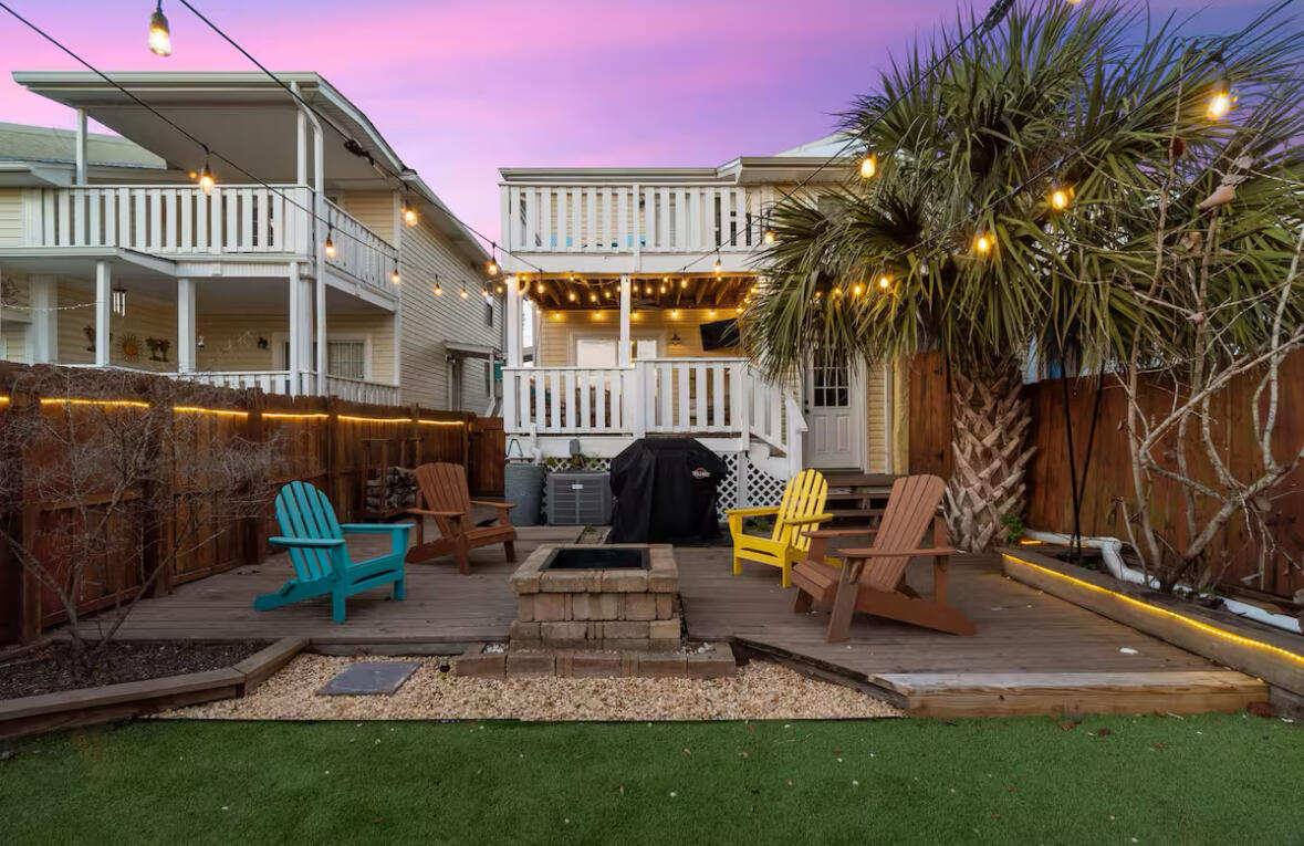 HOLIDAY BEACH UNIT 14 - Residential