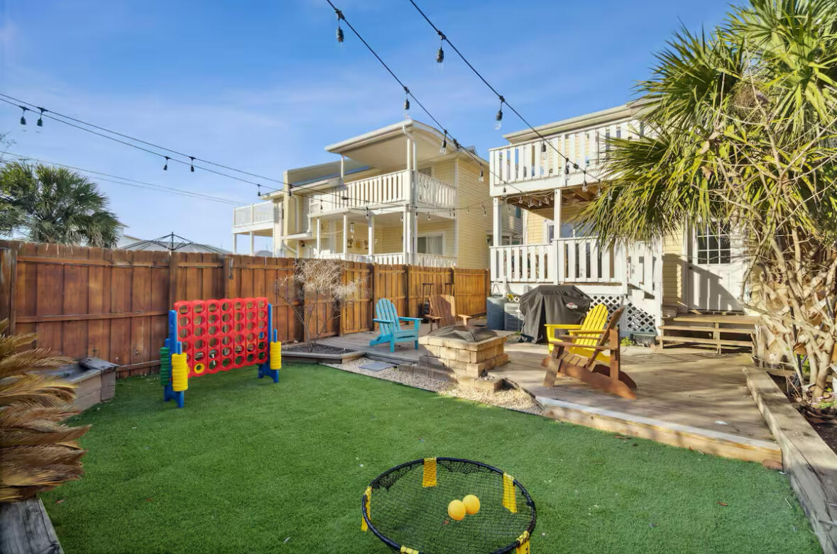 HOLIDAY BEACH UNIT 14 - Residential