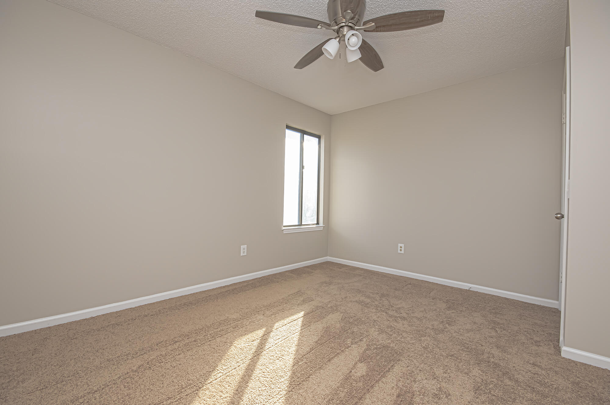 NORTH LAGOON OAKS 1ST ADDN - Residential
