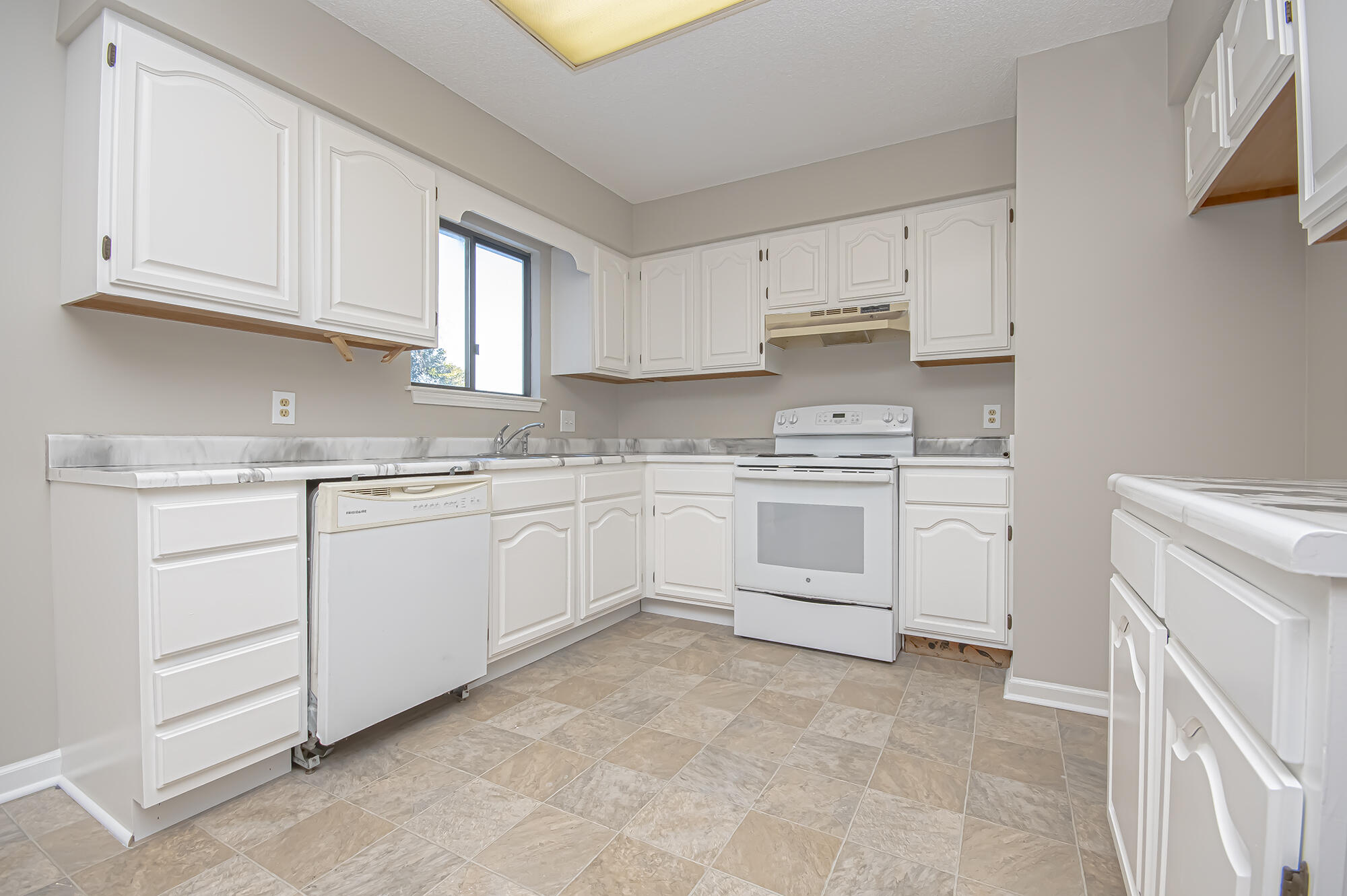 NORTH LAGOON OAKS 1ST ADDN - Residential