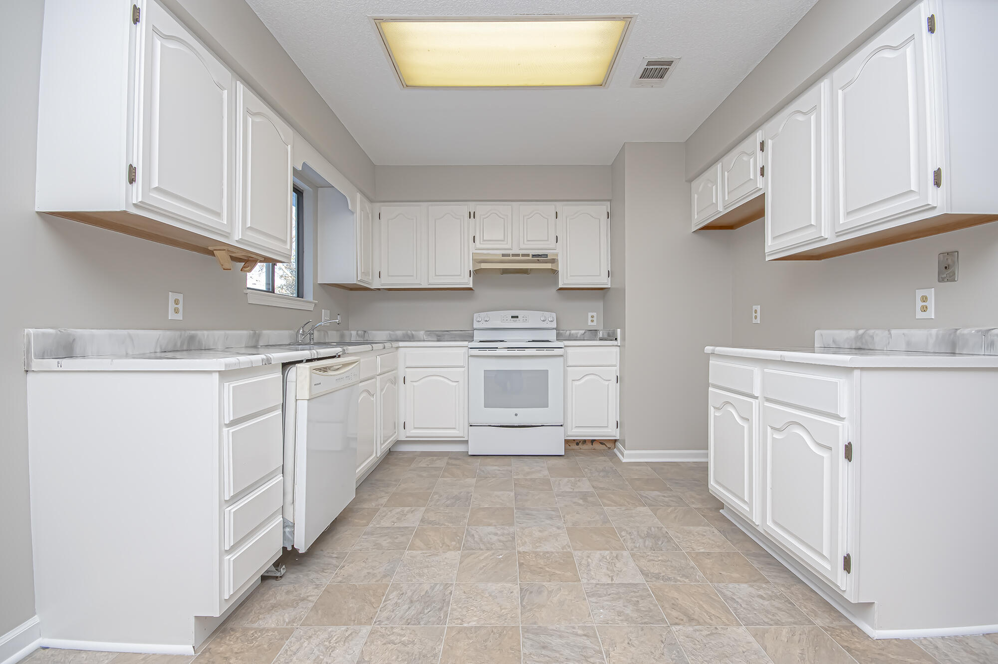 NORTH LAGOON OAKS 1ST ADDN - Residential