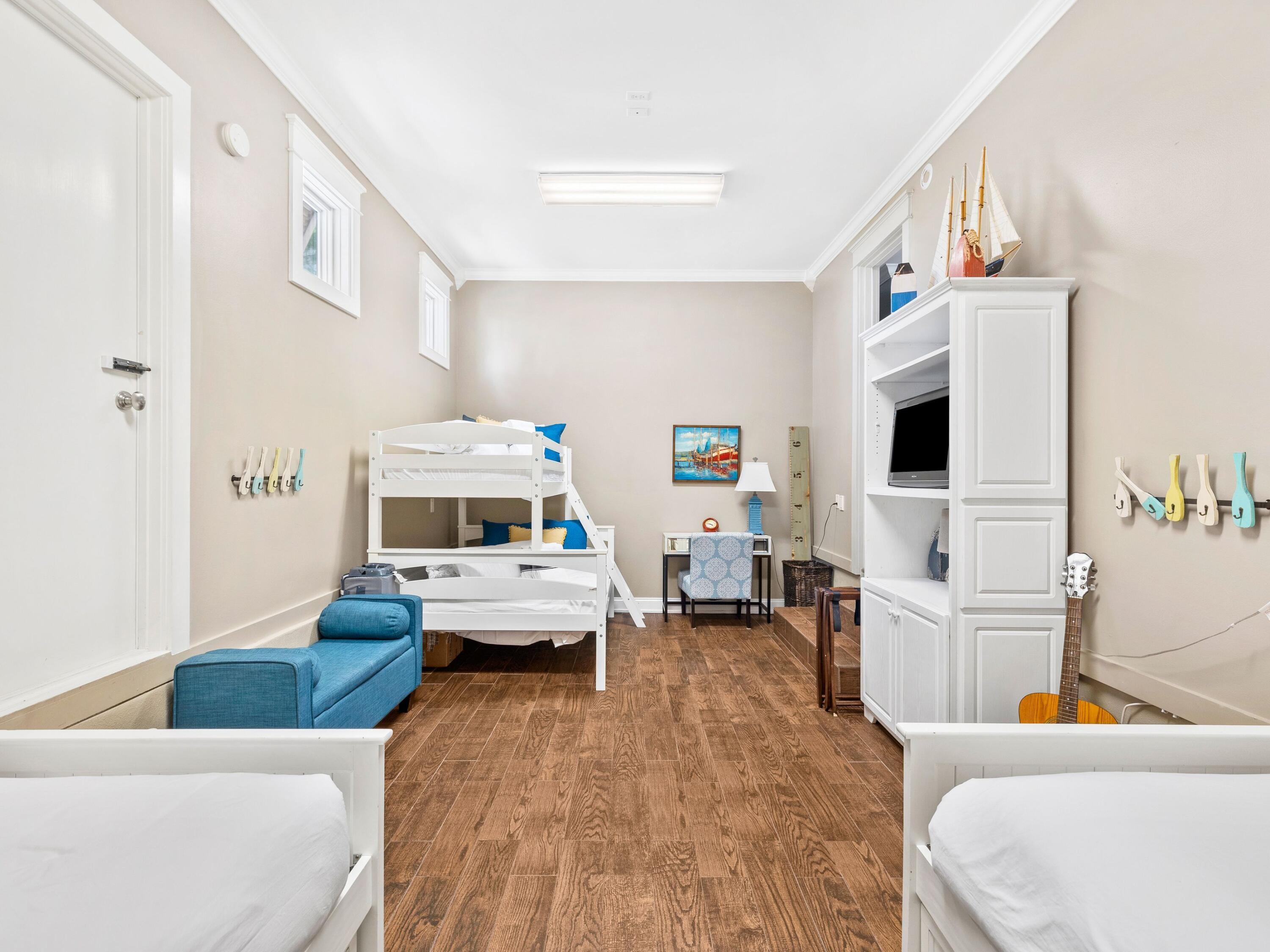 AVALON BEACH ESTATES - Residential