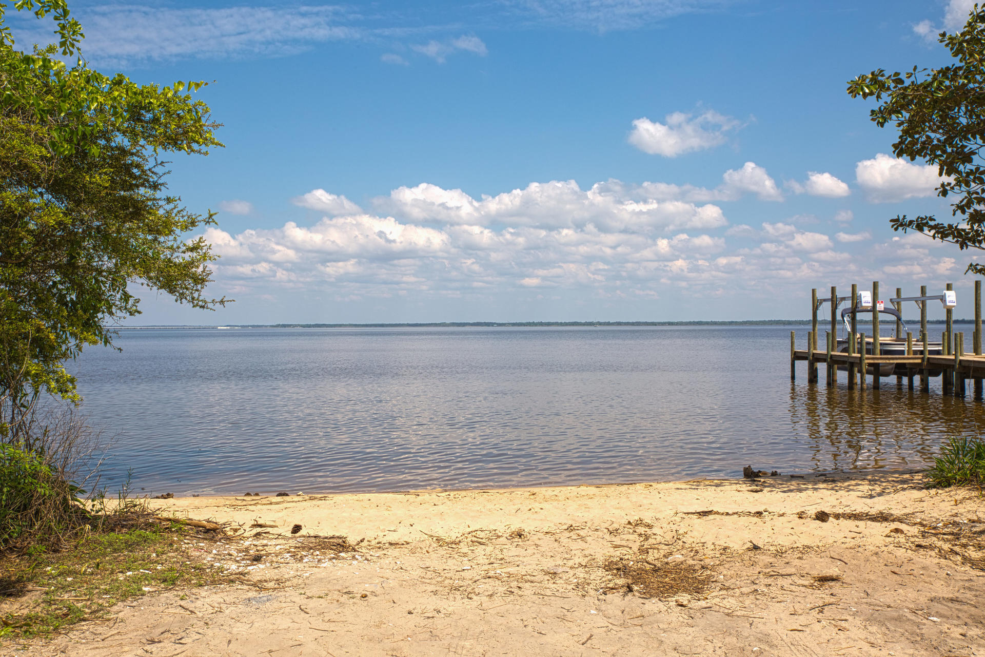 MAGNOLIA BEACH - Land