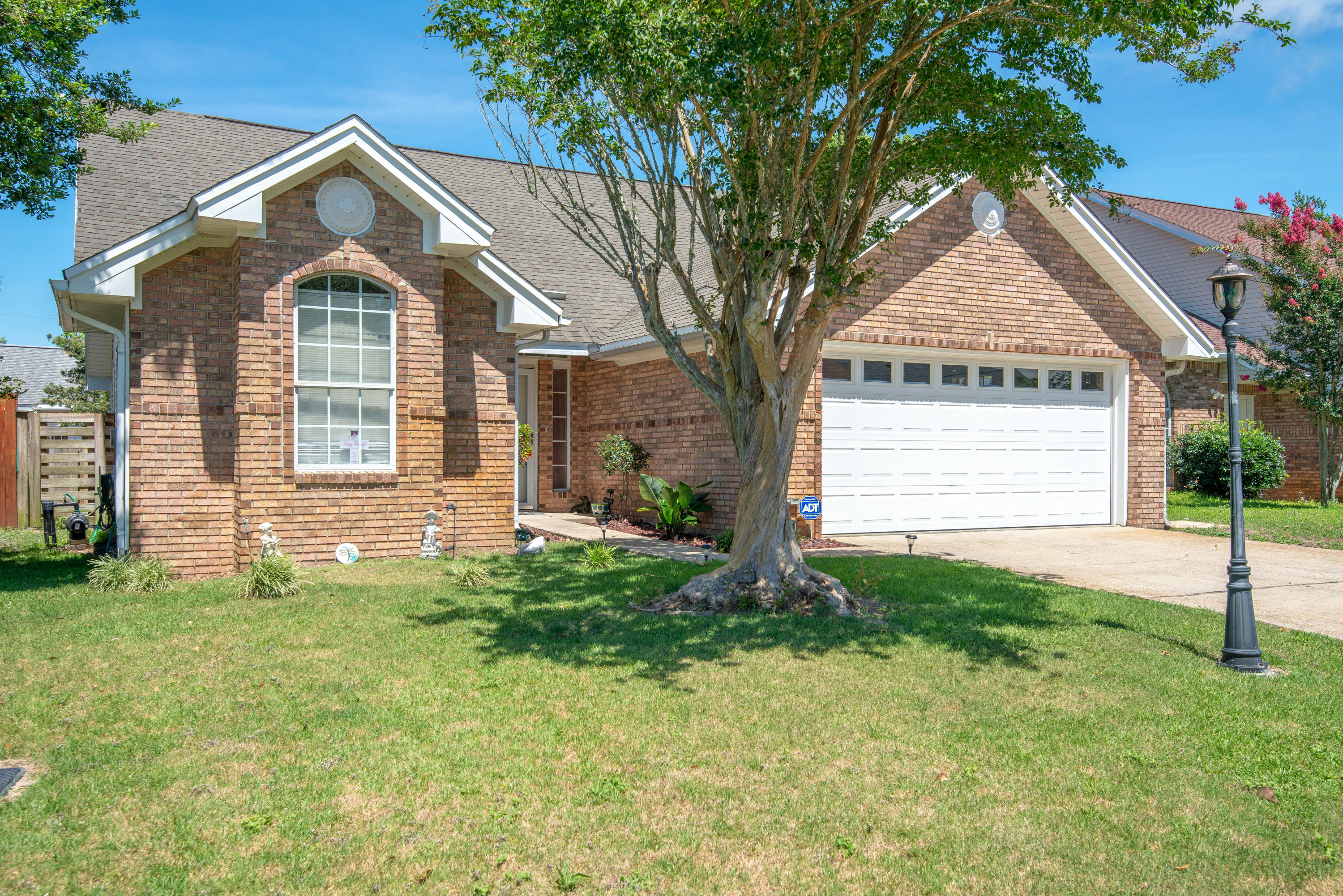 PETITE CHATEAU - Residential