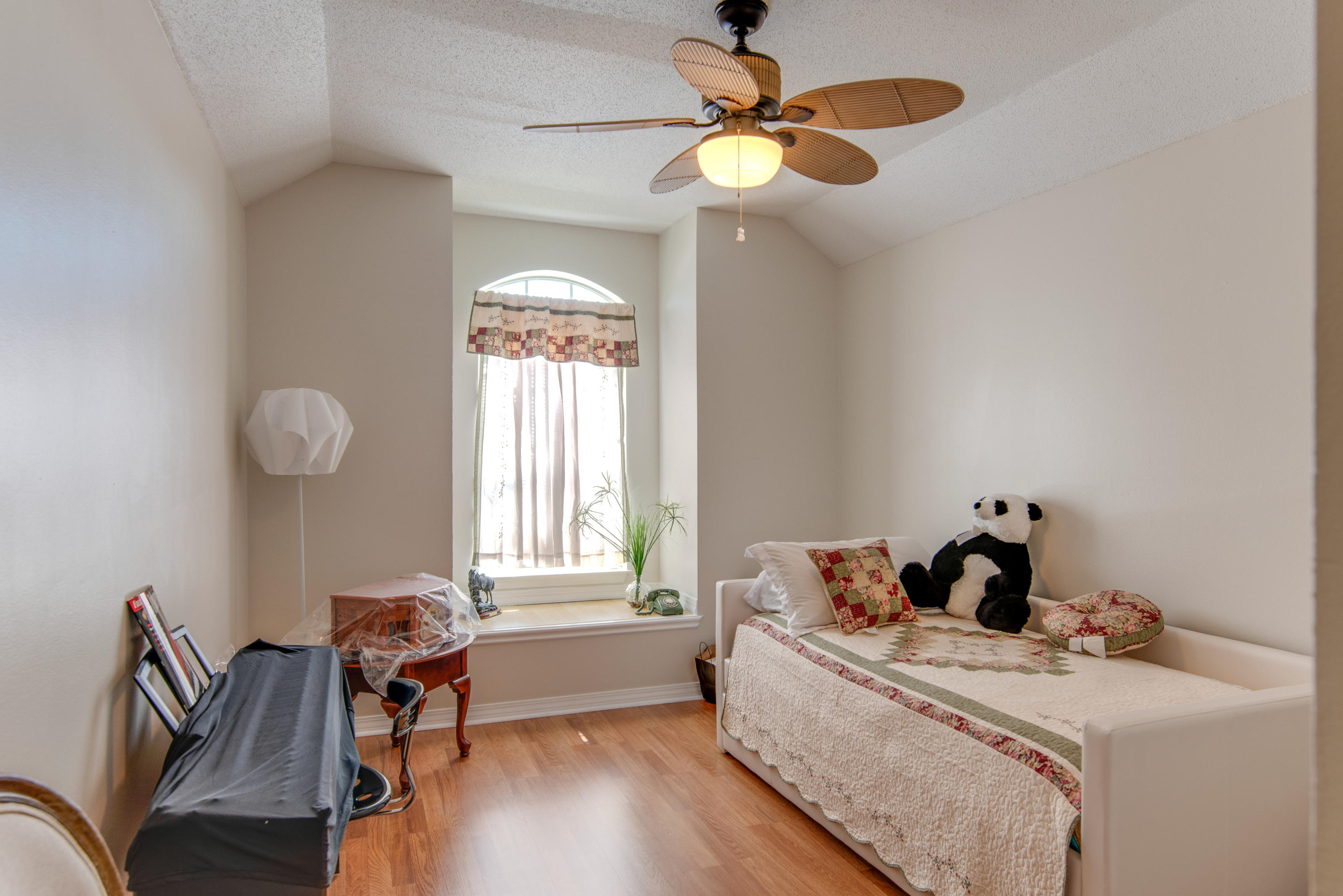 PETITE CHATEAU - Residential