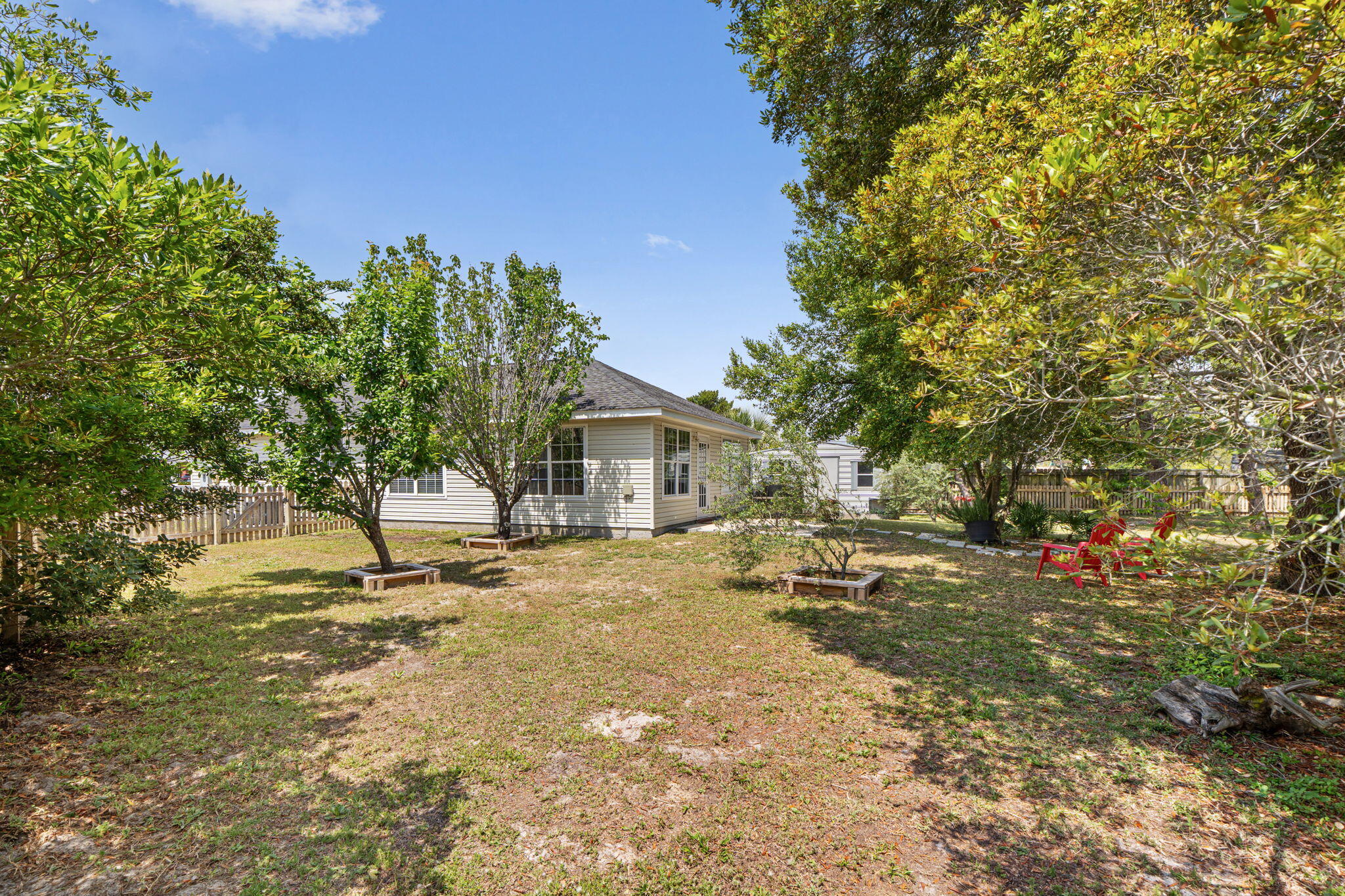 LIGHTHOUSE POINTE - Residential