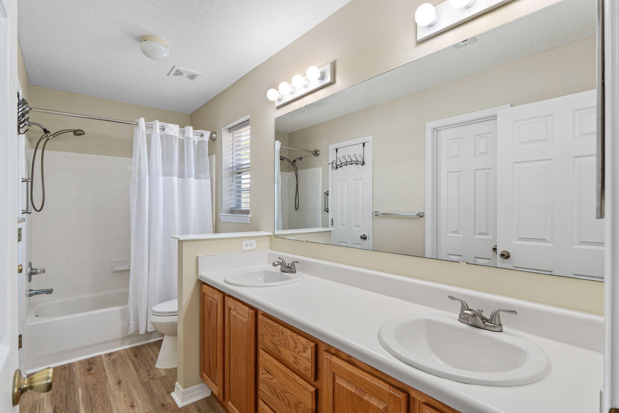 LIGHTHOUSE POINTE - Residential