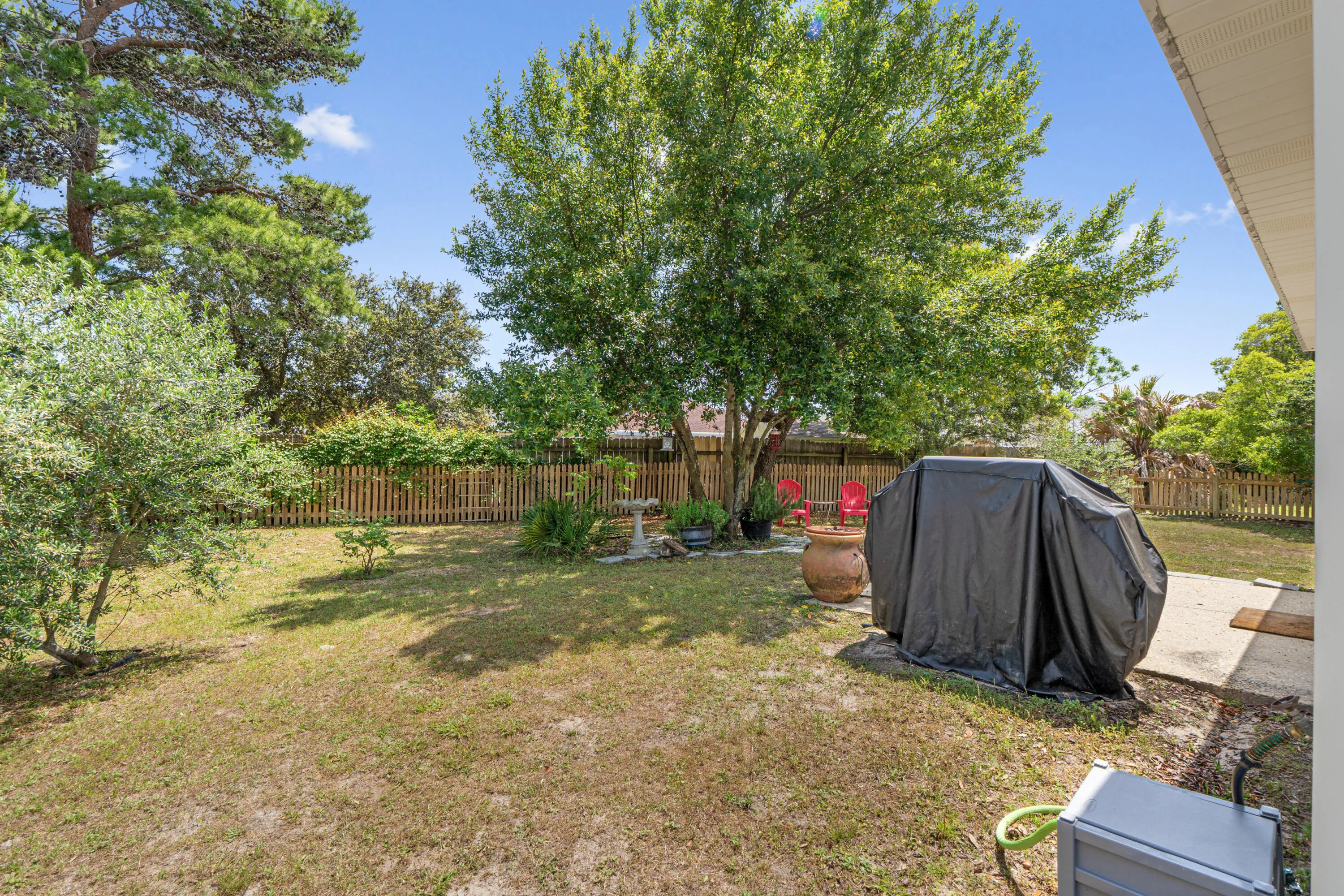 Gulf Breeze, Florida 32563, United States, 3 Bedrooms Bedrooms, ,2 BathroomsBathrooms,Residential,Pending,113075