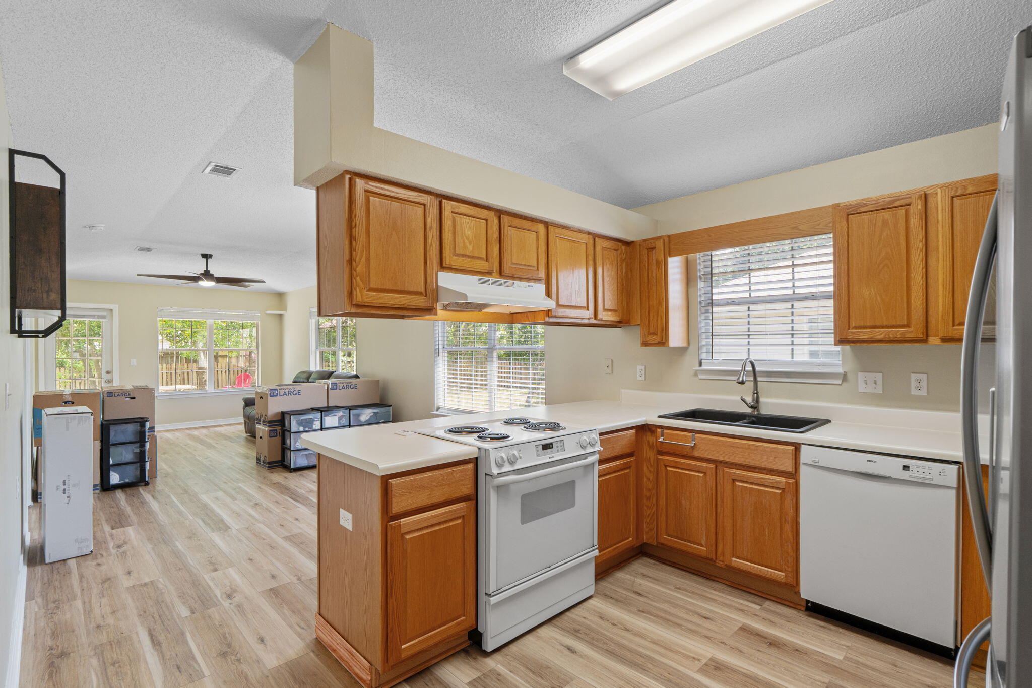 LIGHTHOUSE POINTE - Residential