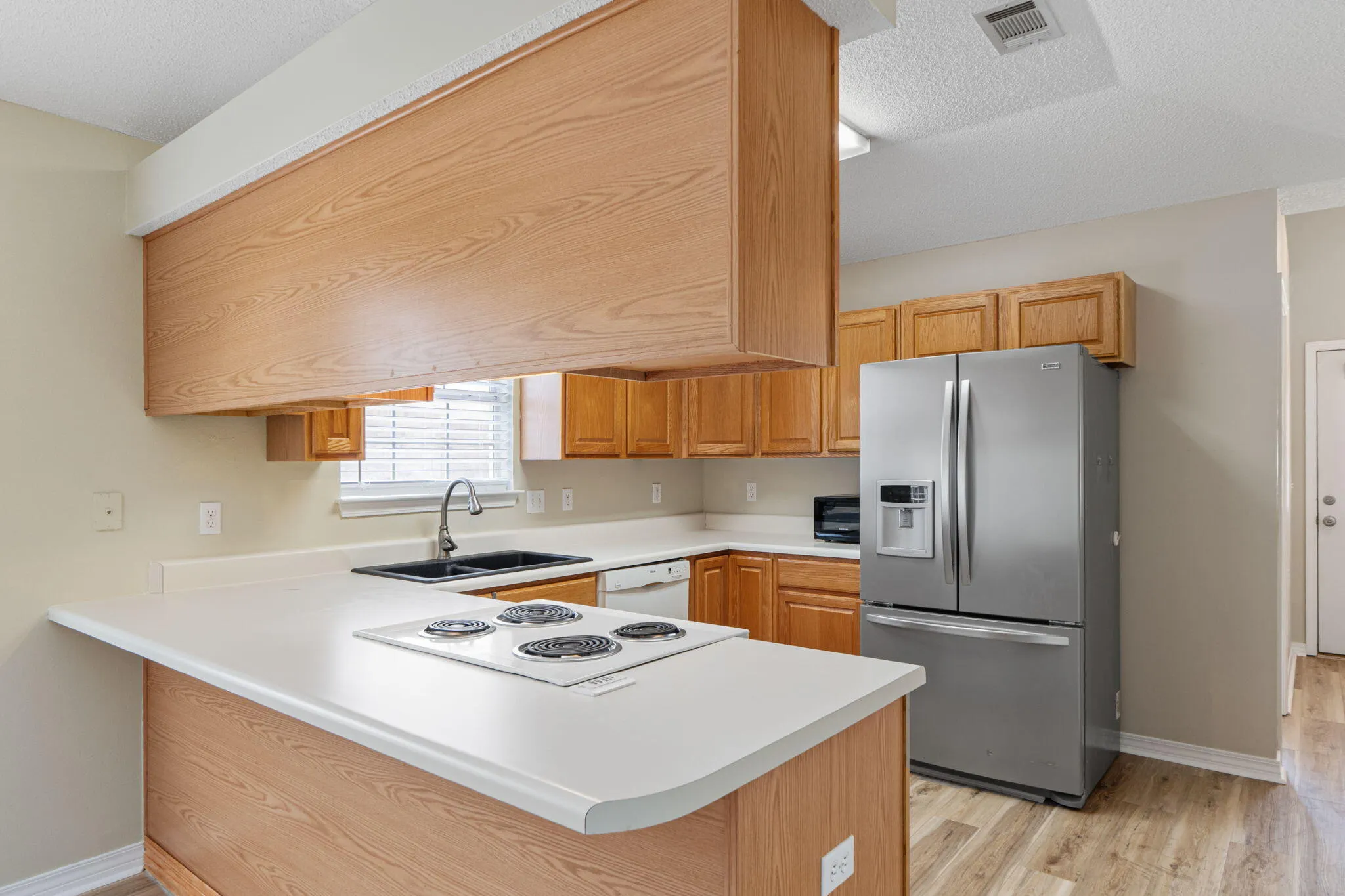 Gulf Breeze, Florida 32563, United States, 3 Bedrooms Bedrooms, ,2 BathroomsBathrooms,Residential,Pending,113075