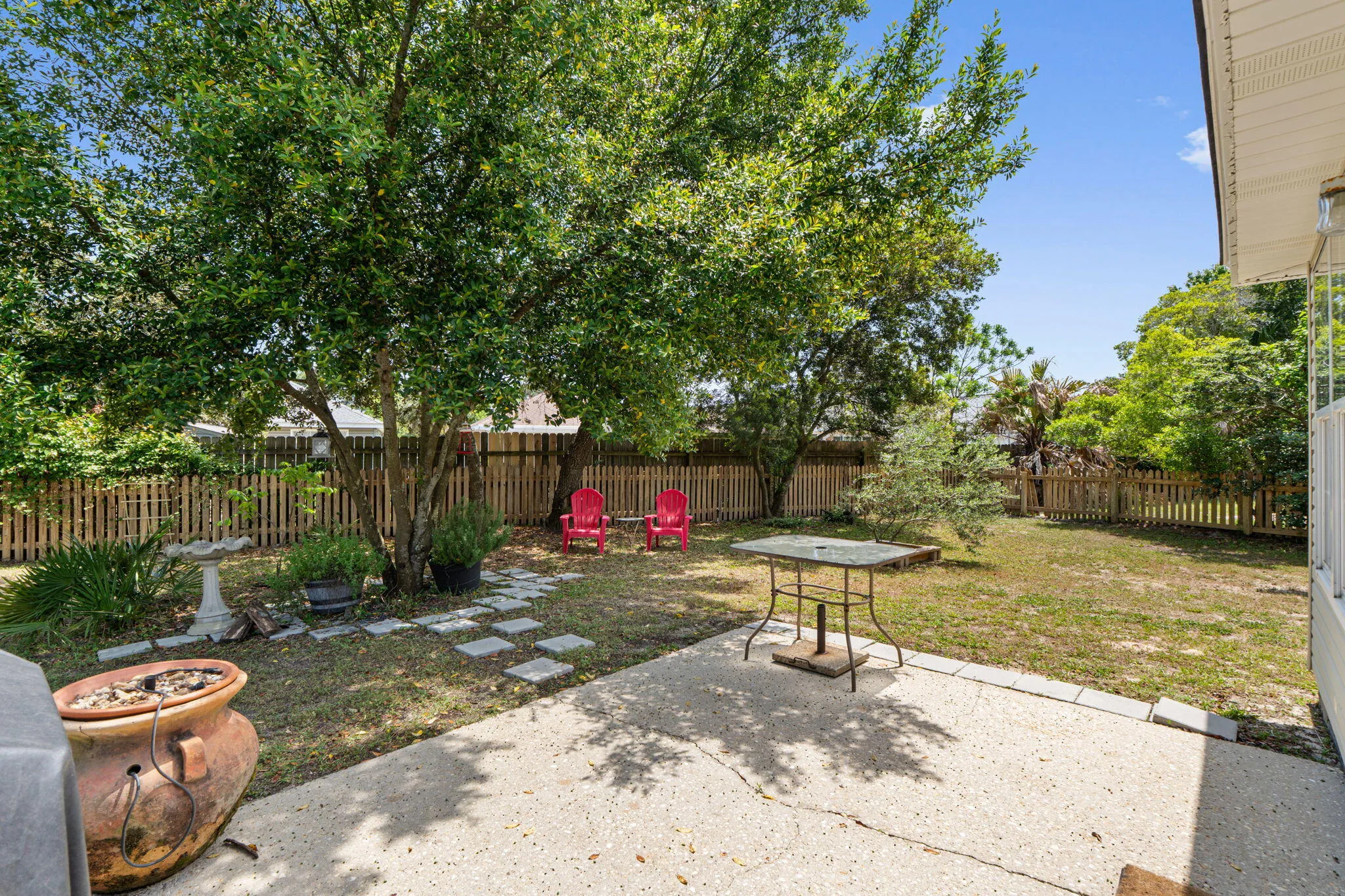 Gulf Breeze, Florida 32563, United States, 3 Bedrooms Bedrooms, ,2 BathroomsBathrooms,Residential,Pending,113075