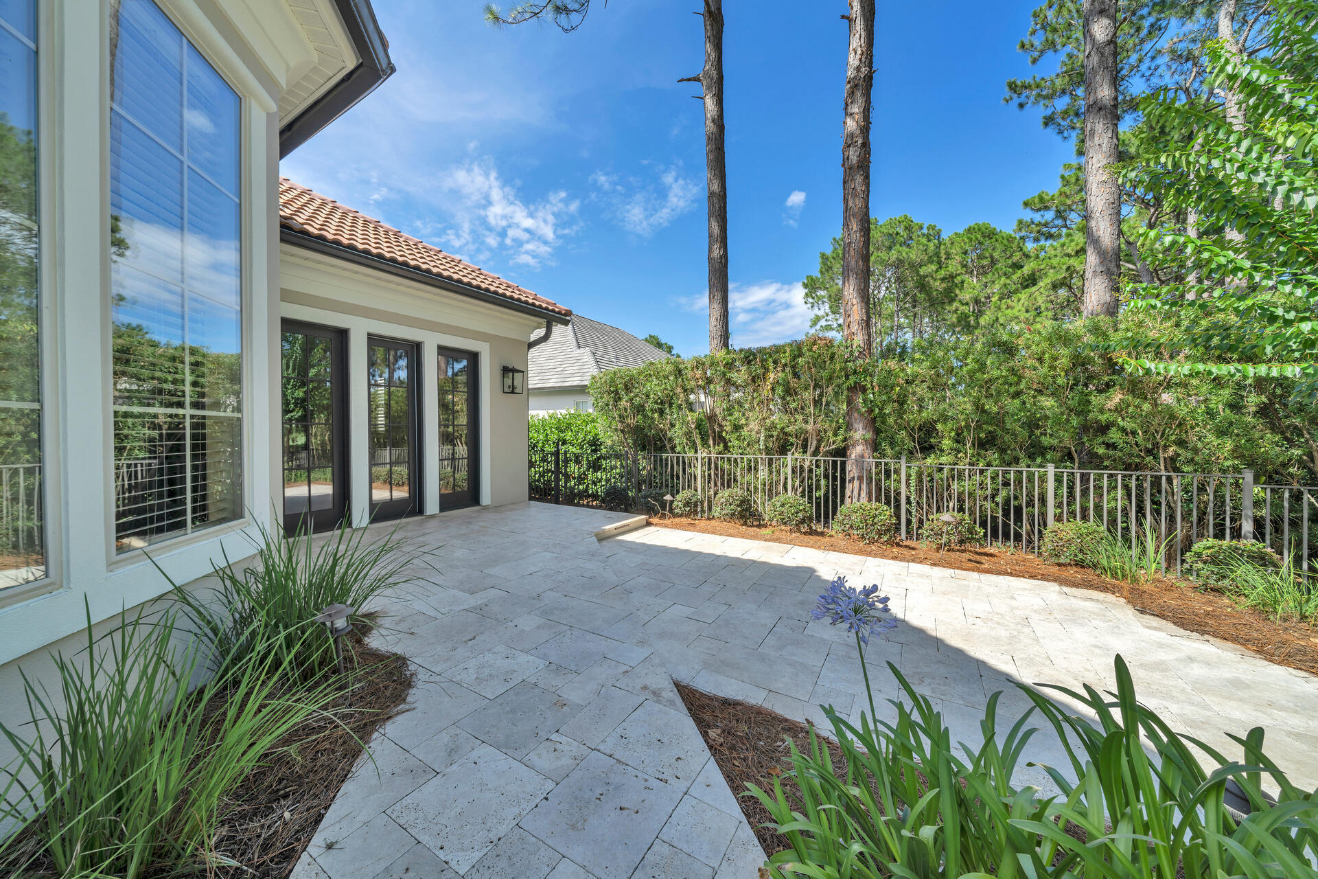 ISLAND GREEN - Residential