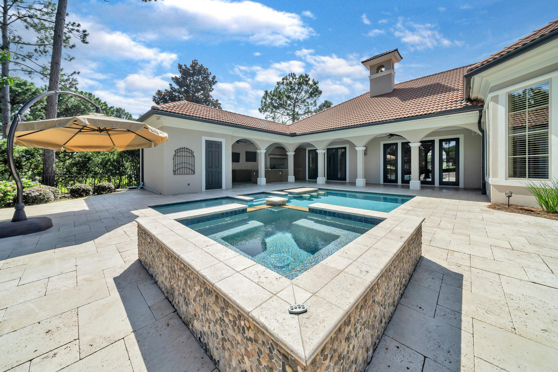 ISLAND GREEN - Residential
