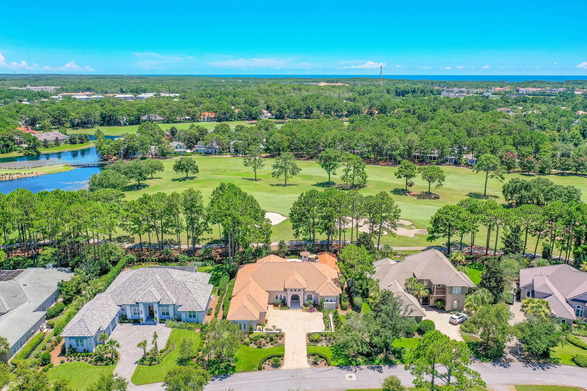 ISLAND GREEN - Residential