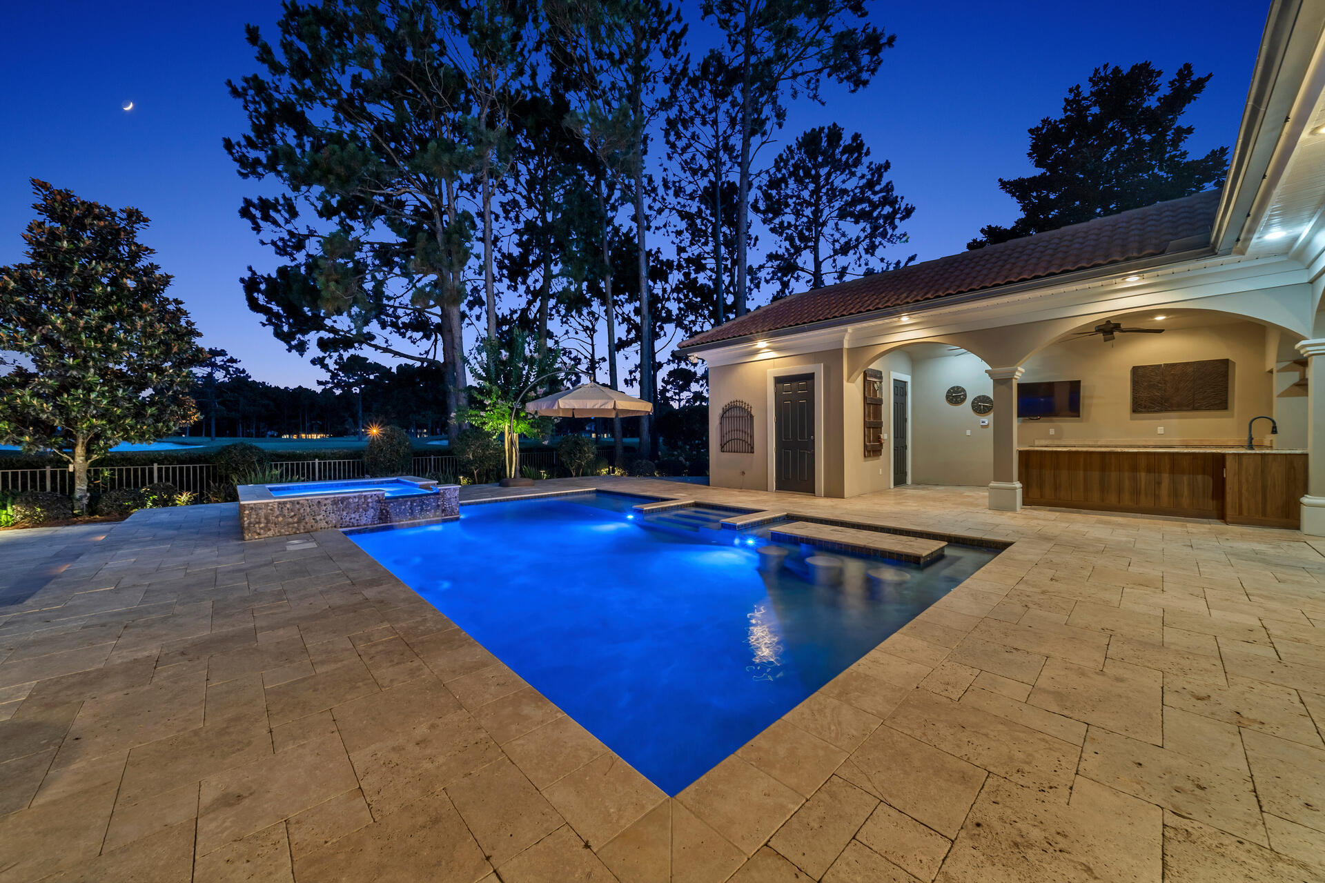ISLAND GREEN - Residential