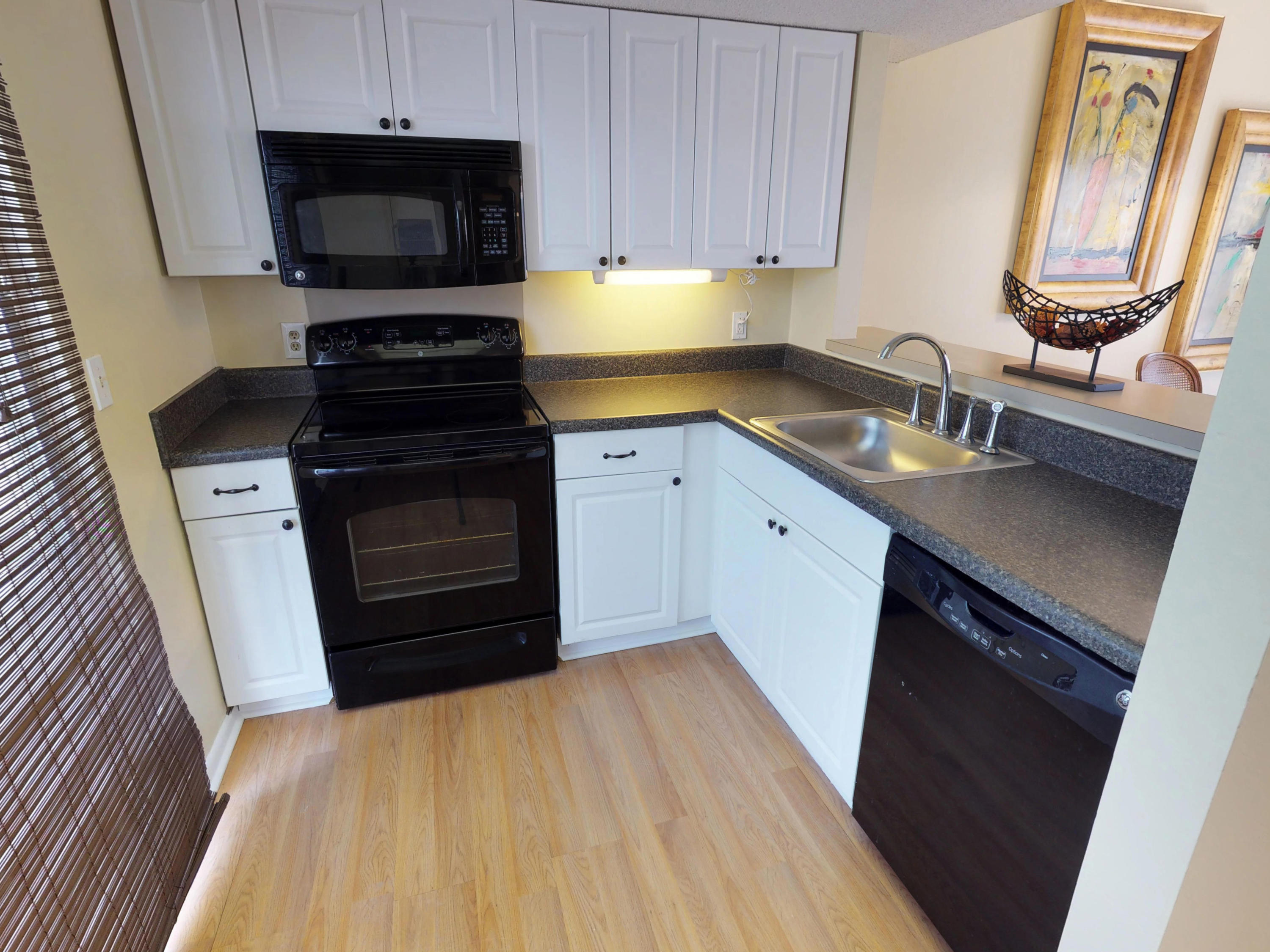 LINKSIDE VILLAGE UNIT 1 - Residential